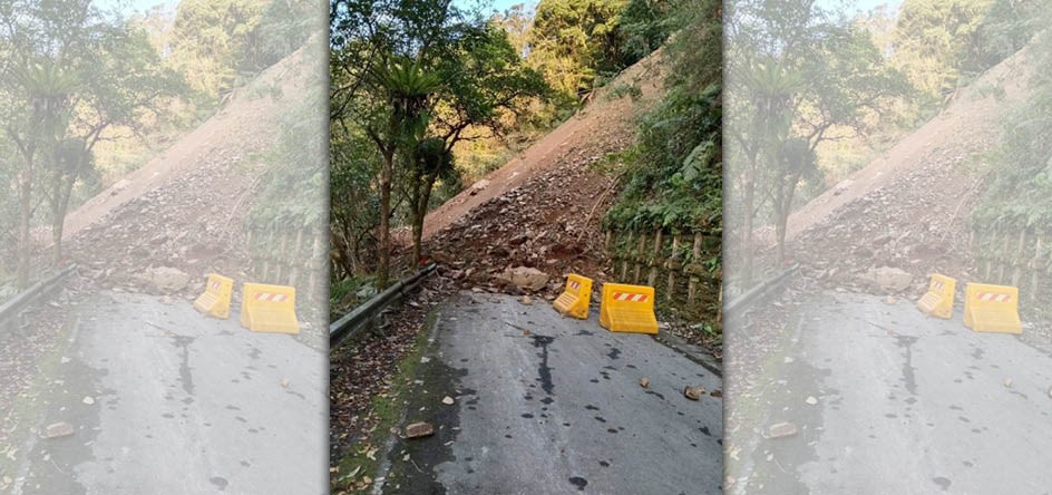 福山植物園，今（11）日上午因聯外道路4.9公里處發生大規模土石崩塌，導致道路中斷。（福山植物園提供）