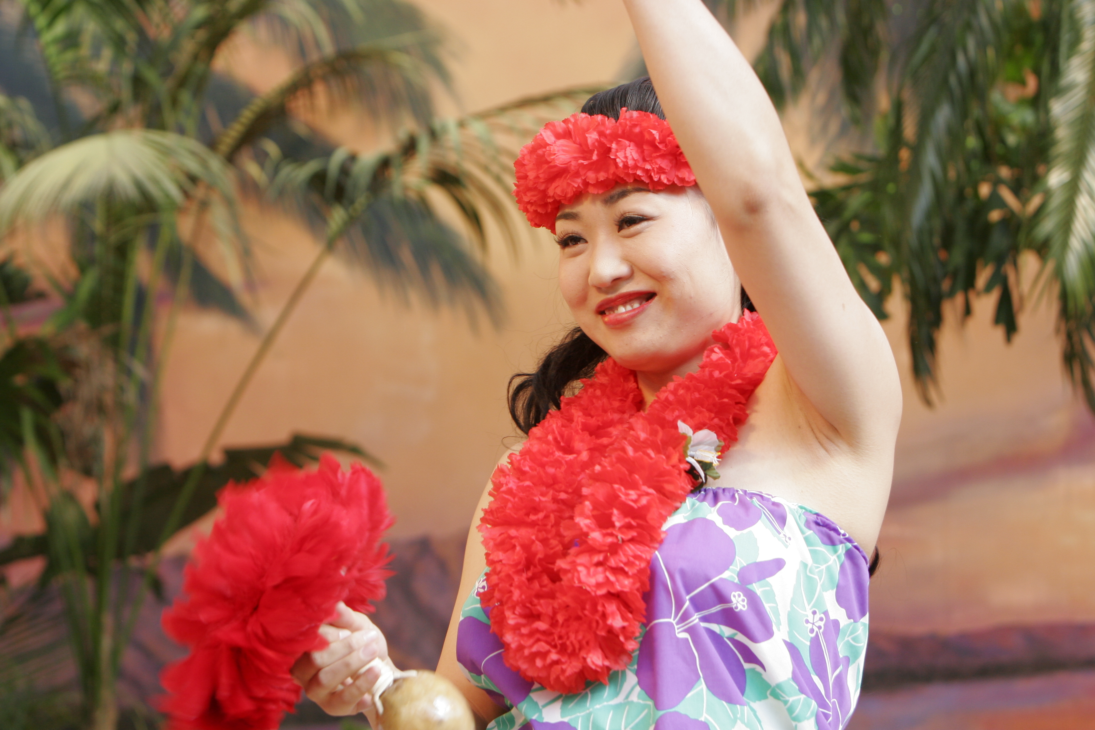 搞笑女星山崎靜代參與演出《扶桑花女孩》。（華映娛樂提供）