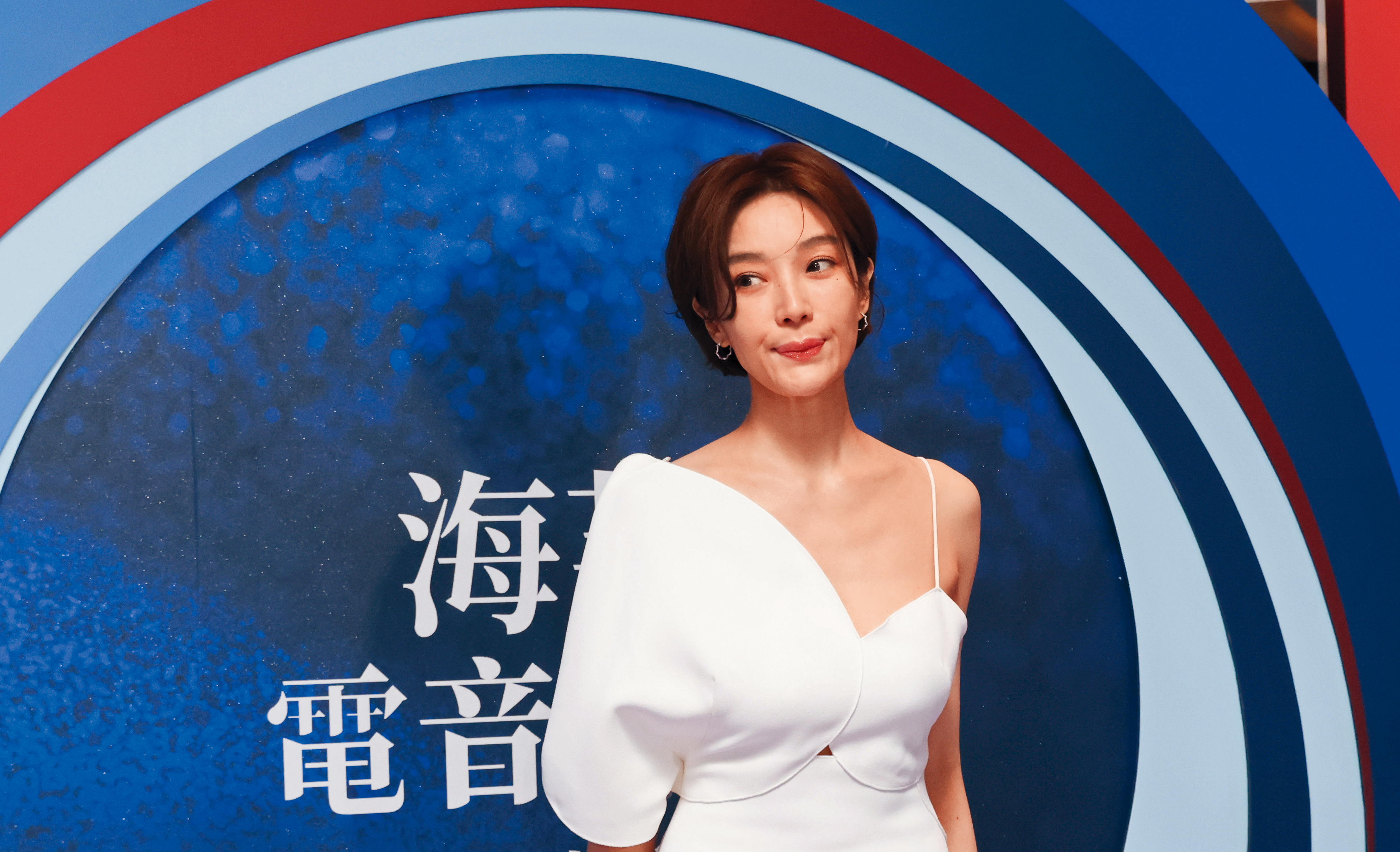 蔡淑臻保持凍齡的顏值與心態，嘴部可以再補一下。（啊不是，自然就是美啦！）