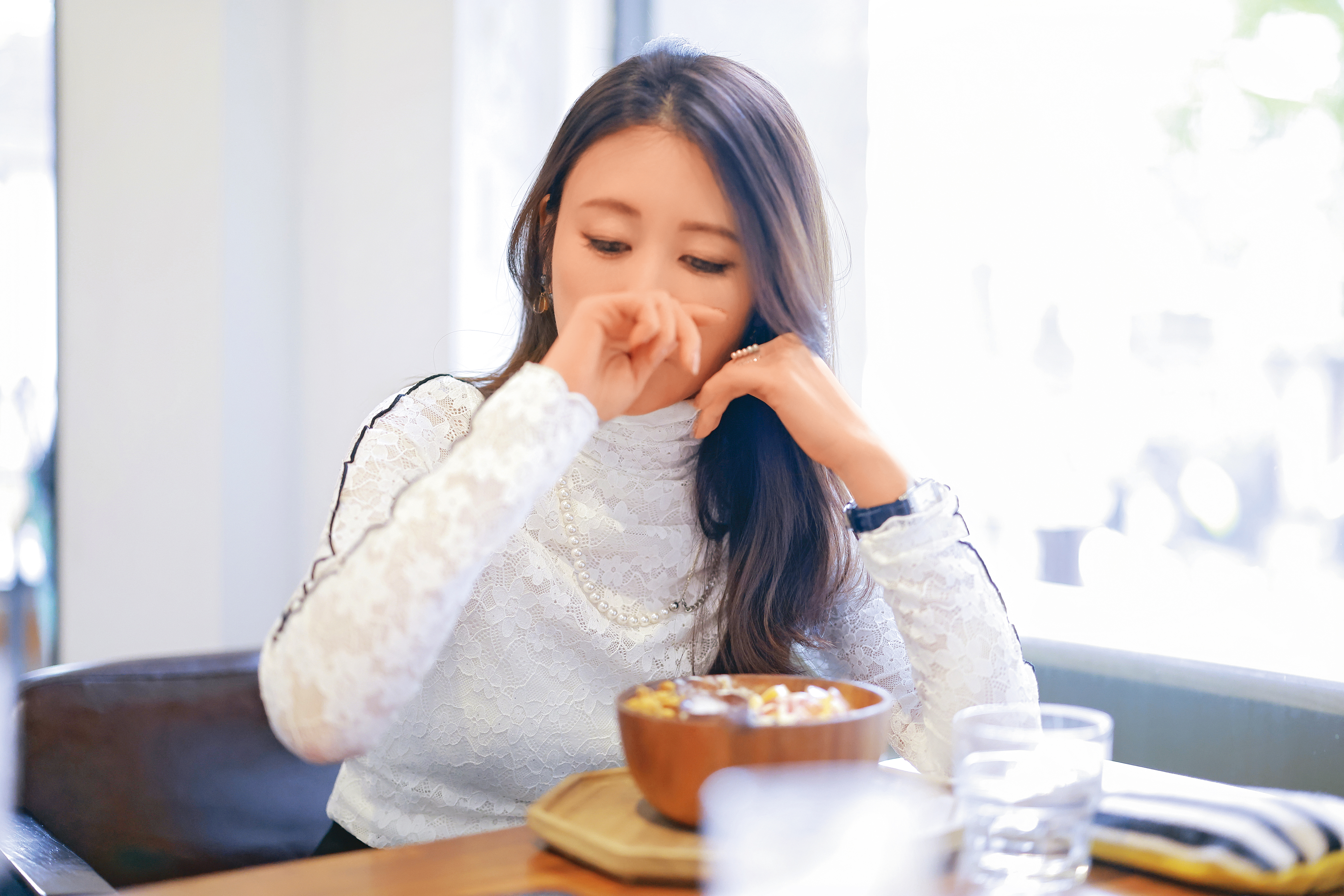 提起和父親的回憶，麻衣幾度紅了眼眶。