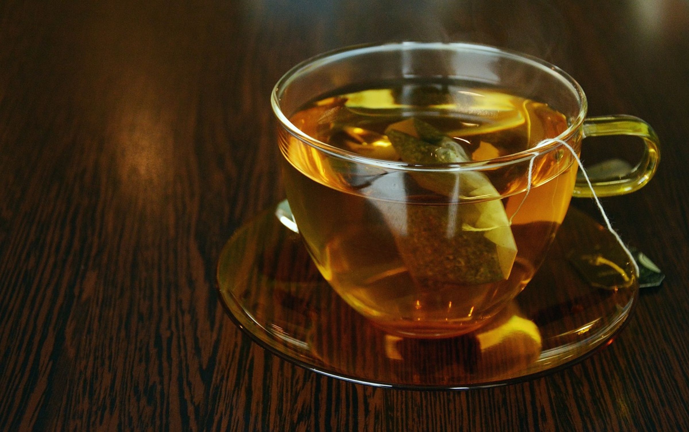 天氣逐漸轉冷,不少人會泡熱飲,但泡熱飲的杯子恐怕要慎選,以免發生意外。示意圖。(翻攝自pixabay)