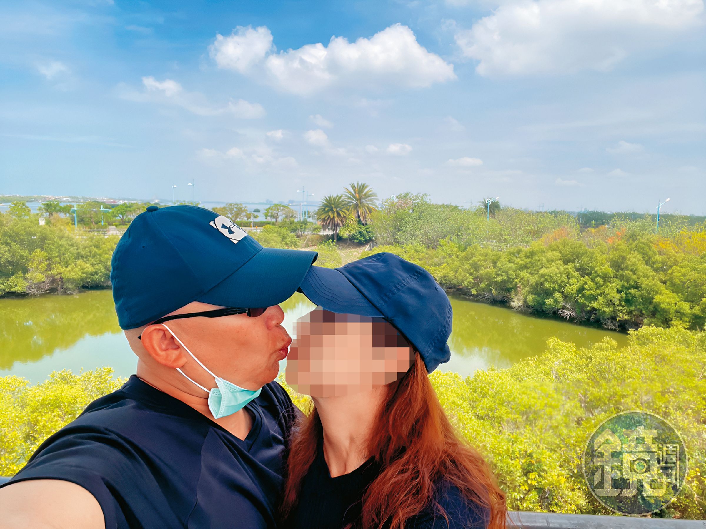 婦產科名醫潘恒新(左)與護理師小四(右)交往3年。(讀者提供)