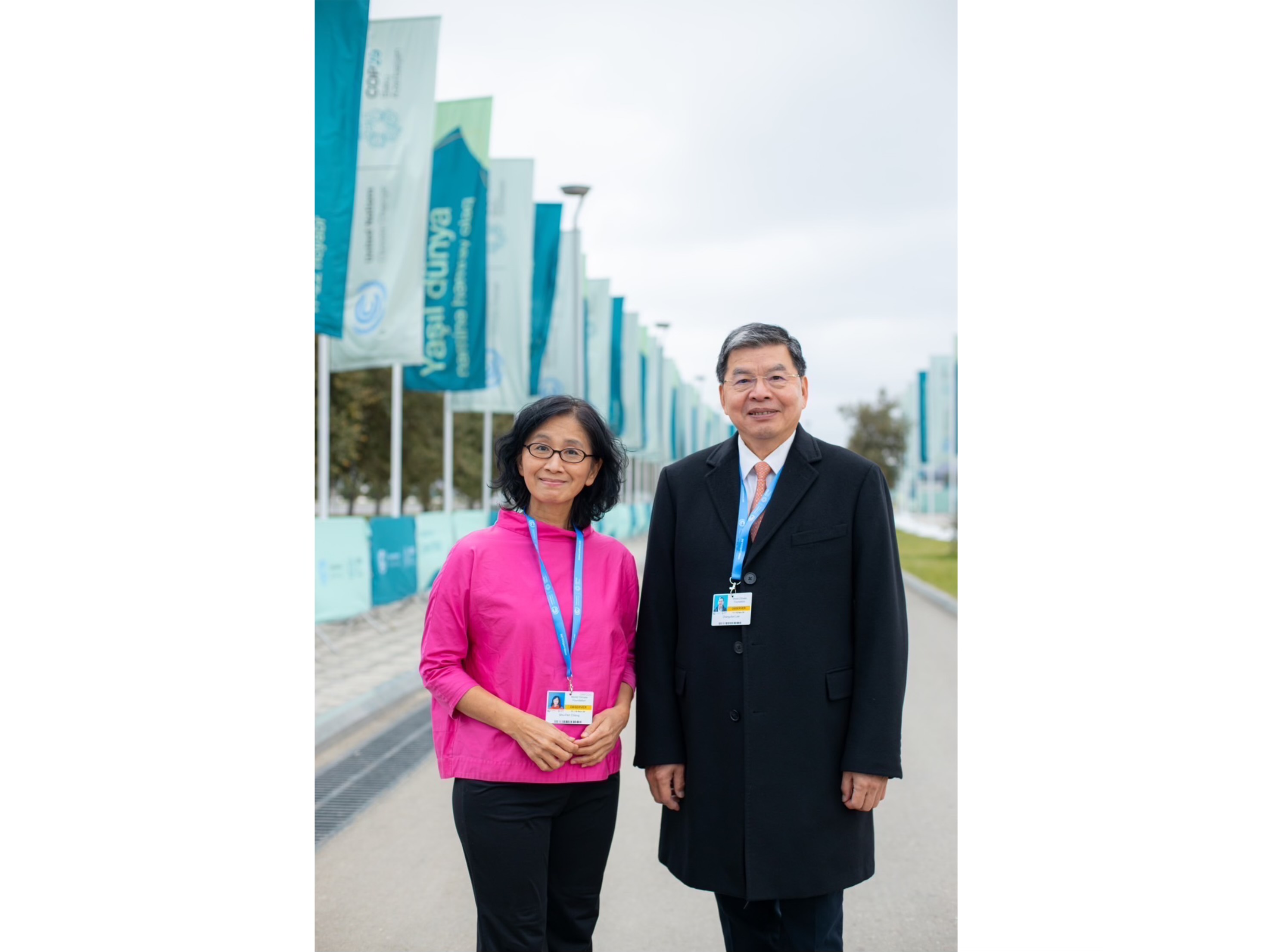 國泰金控總經理李長庚(右)、投資長程淑芬(左)於本屆COP29參與三大關鍵會議,聚焦討論透過氣候金融促進產業淨零轉型,與國際共同面對氣候變遷之關鍵挑戰。(圖/國泰金控提供)