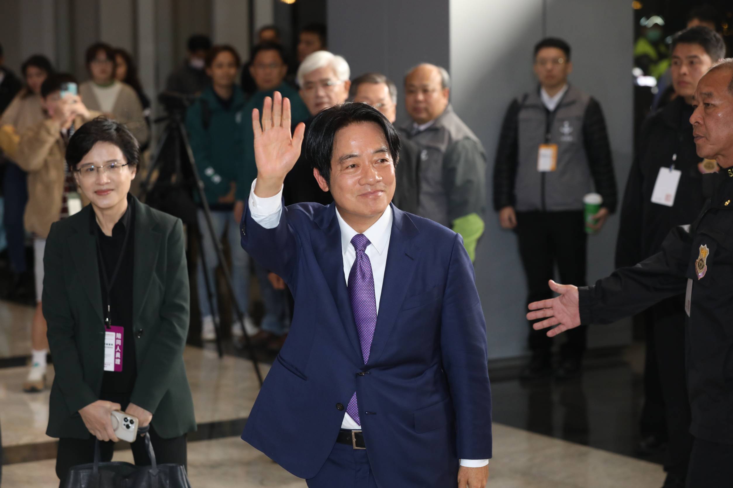 今晚首場公辦政見發表會登場，民進黨賴清德也抵達現場。