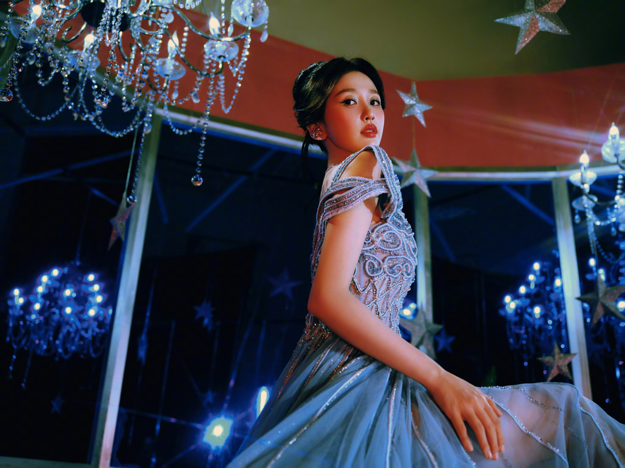 大陸女星虞書欣家族被爆疑似官商勾結，貪汙國家財產，虞書欣因此大受影響，掉粉百萬且部分工作也取消。（翻攝自虞書欣微博）