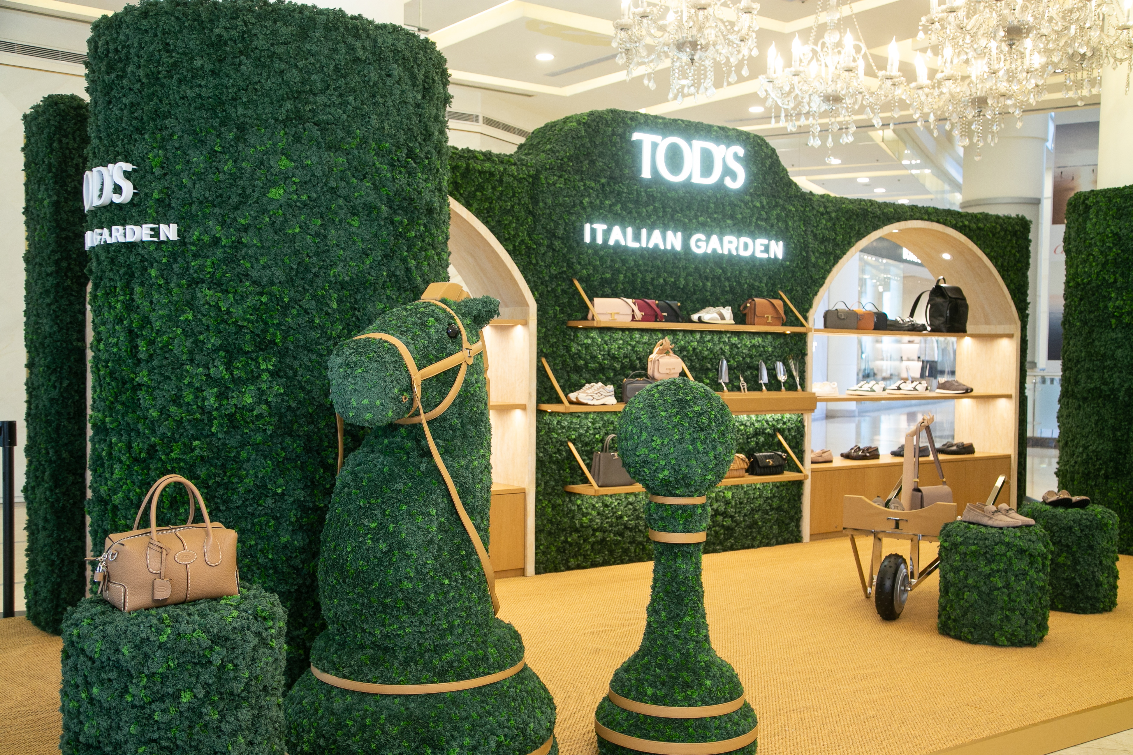 TOD'S的「義式花園 ITALIAN GARDEN」期間限定店自9月1日至9月30日在微風廣場開設。（迪生提供）