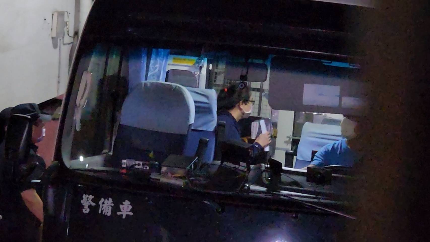 保母姊妹劉彩萱（圖）與劉若琳涉凌虐剴剴致死，台北地院裁定延長羈押2個月。