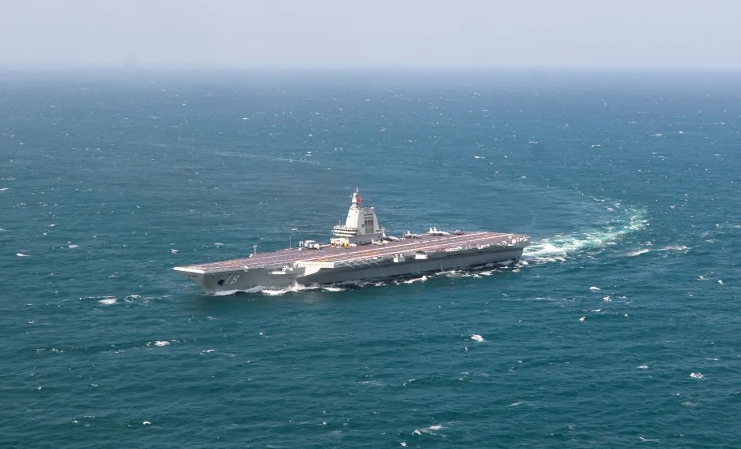 《路透社》獨家披露，北京本週在東亞海域部署了數量破紀錄的船艦，一度高達上百艘。示意圖（翻攝自中國人民日報）