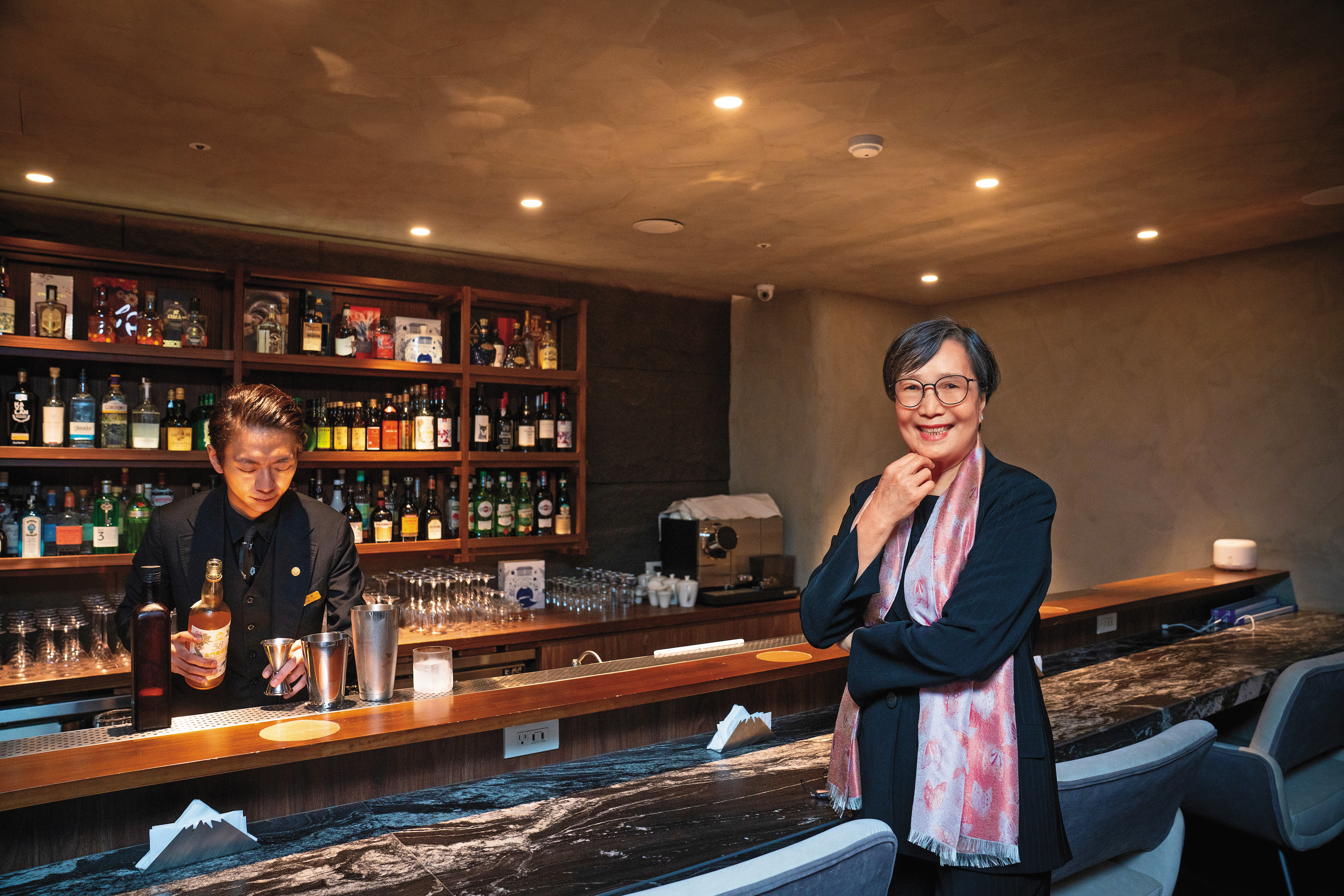 位在東密道旁的時髦酒吧「覓到by吧沐」，是與名列亞洲50大的BAR MOOD合作，能喝到台灣在地調酒，Bartender是葉菊蘭親自挖角而來。