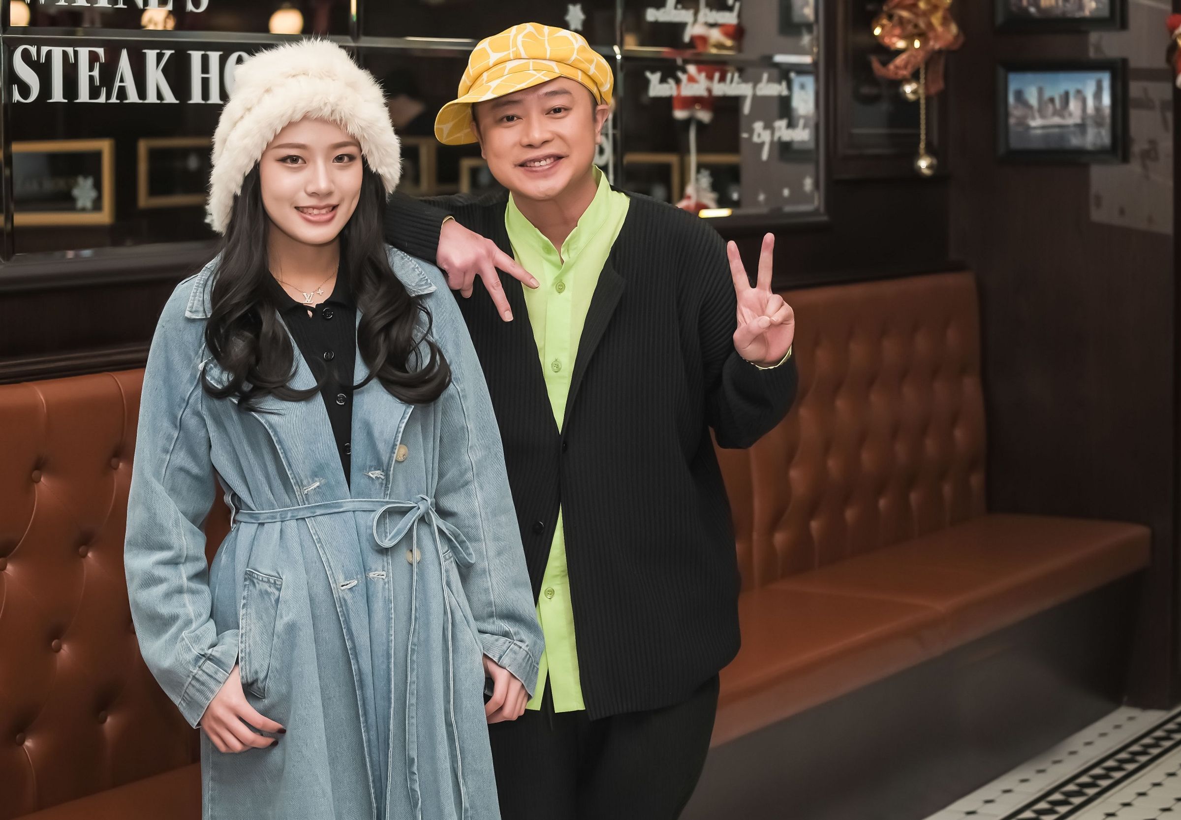 彈頭介紹專輯新歌〈時光女伶〉、〈寂寞太近與太遠〉MV女主角LALA,稱對方只是「乾妹妹」。(美秀創意提供)