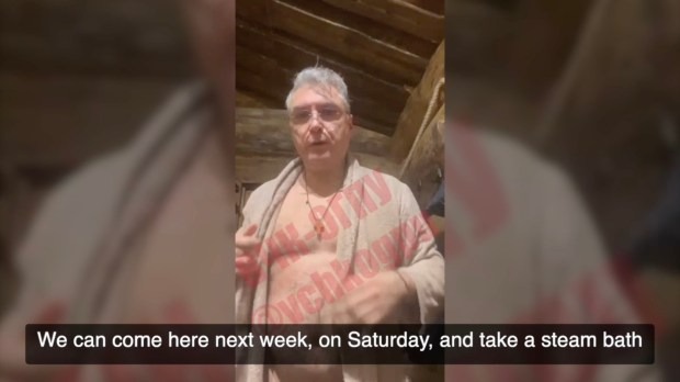 烏俄戰爭還沒結束，普丁大將拍18禁片！邀神祕女子共赴情色三溫暖。（翻自《太陽報》）