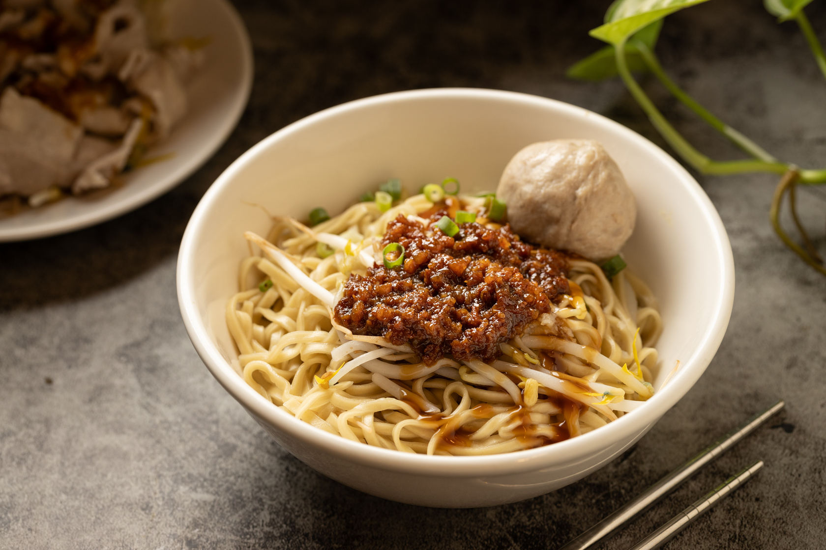 當年的「肉燥乾意麵」憑著香氣十足的肉燥，收服許多台北人的胃。（60元／碗）