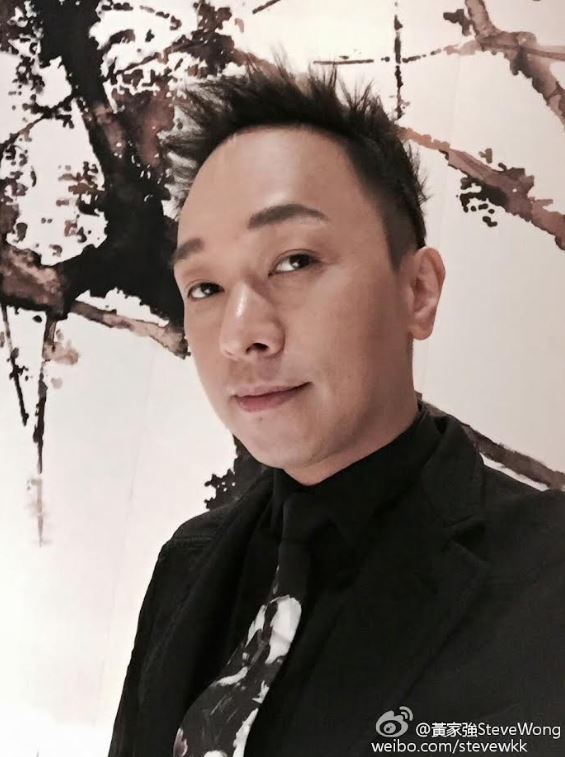 Beyond前貝斯手黃家強長年背琴累積腰背勞損，加上痛失黃家駒後成員理念歧異，促使樂團最終告別解散，他個人也在單飛21年後漸淡出高強度巡演。（黃家強微博）