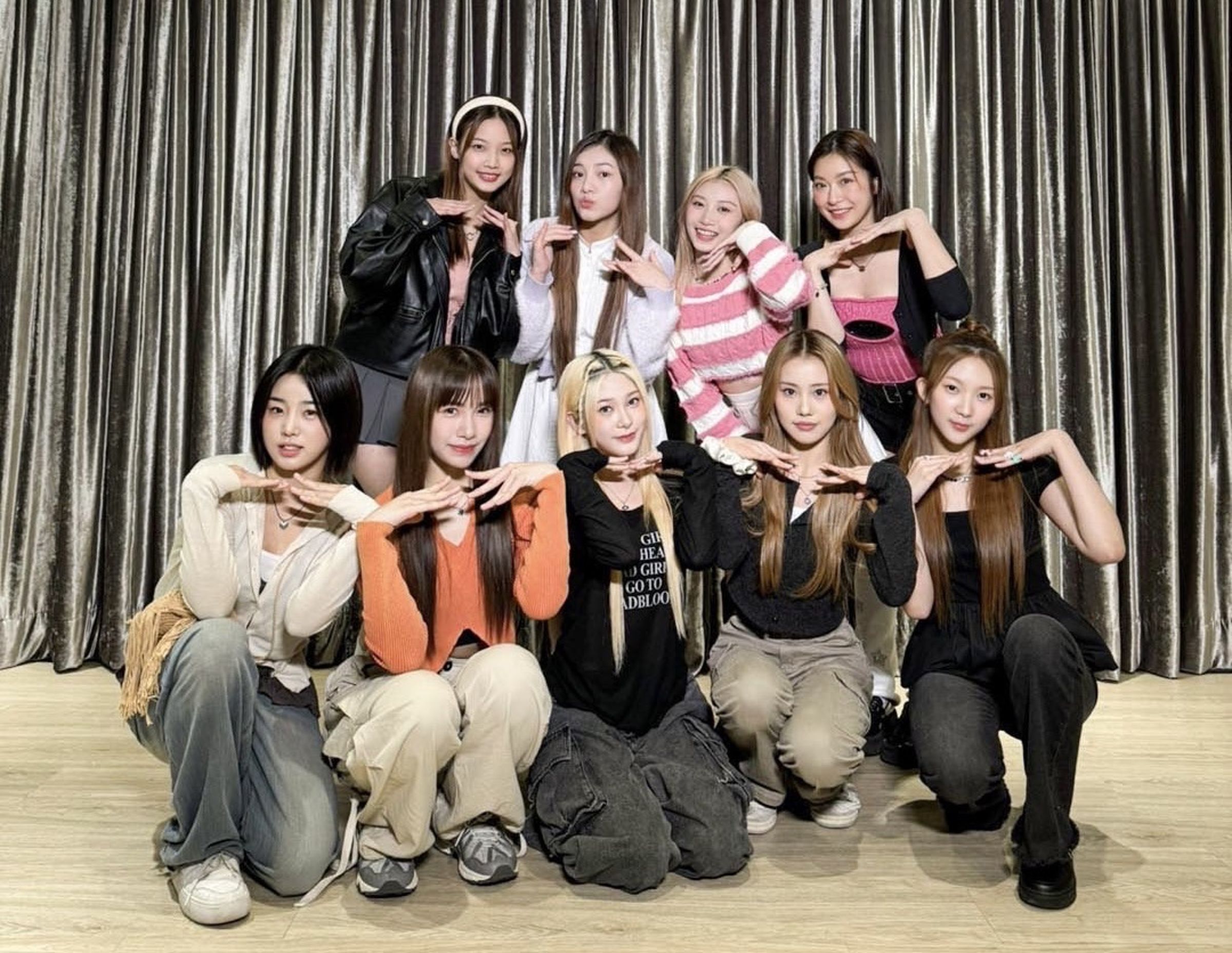 南韓女團YOUNG POSSE(前排)與台灣女團黑曜精靈合體交流。(星光瑞瑞提供)