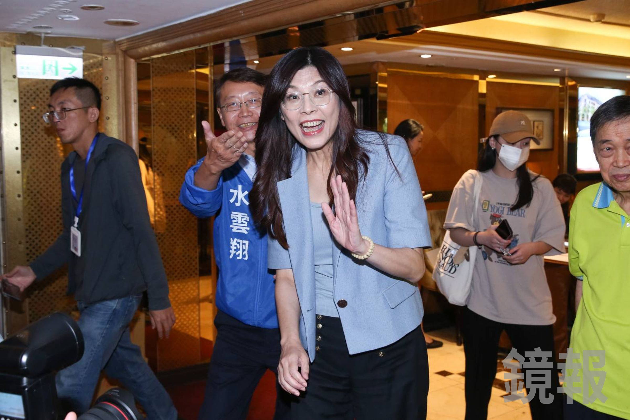聽聞力勸郭台銘選總統的爆料，鄭麗文稱「太抬舉我了」，同時否認批評侯友宜「奄奄一息、混吃等死」。（鏡報董孟航）