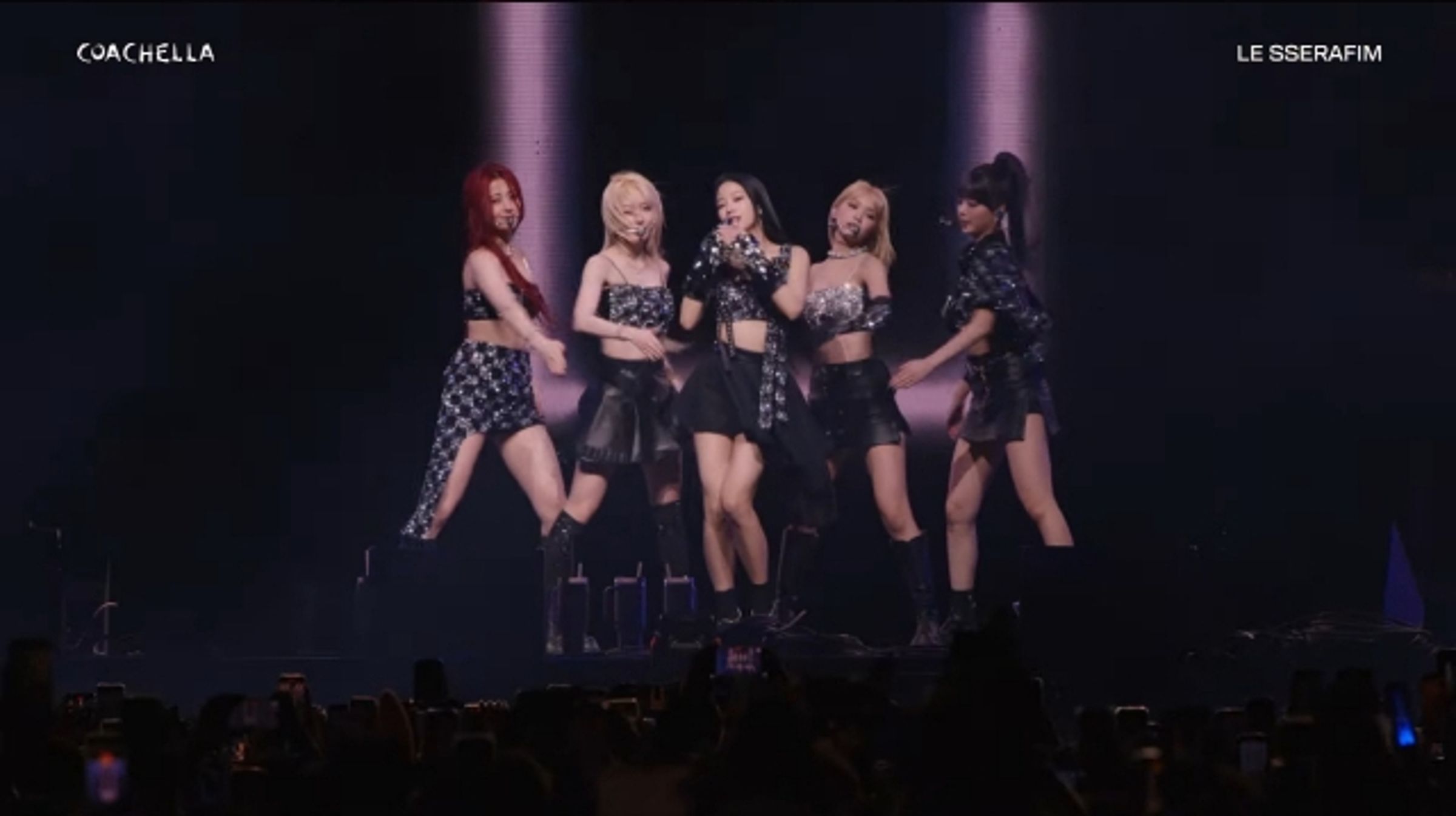 出道2年登上科切拉音樂節，LE SSERAFIM帶來10首歌曲精彩唱跳。（網路圖片）