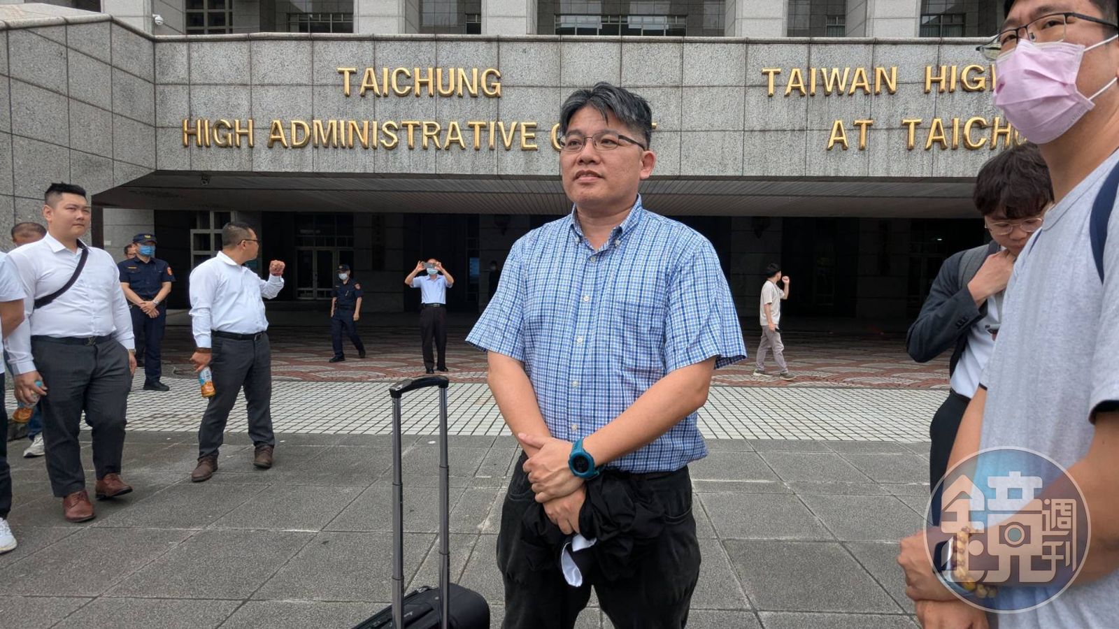 律師邱顯智表示,蕭被冤枉關押很多年,情緒難免激動。