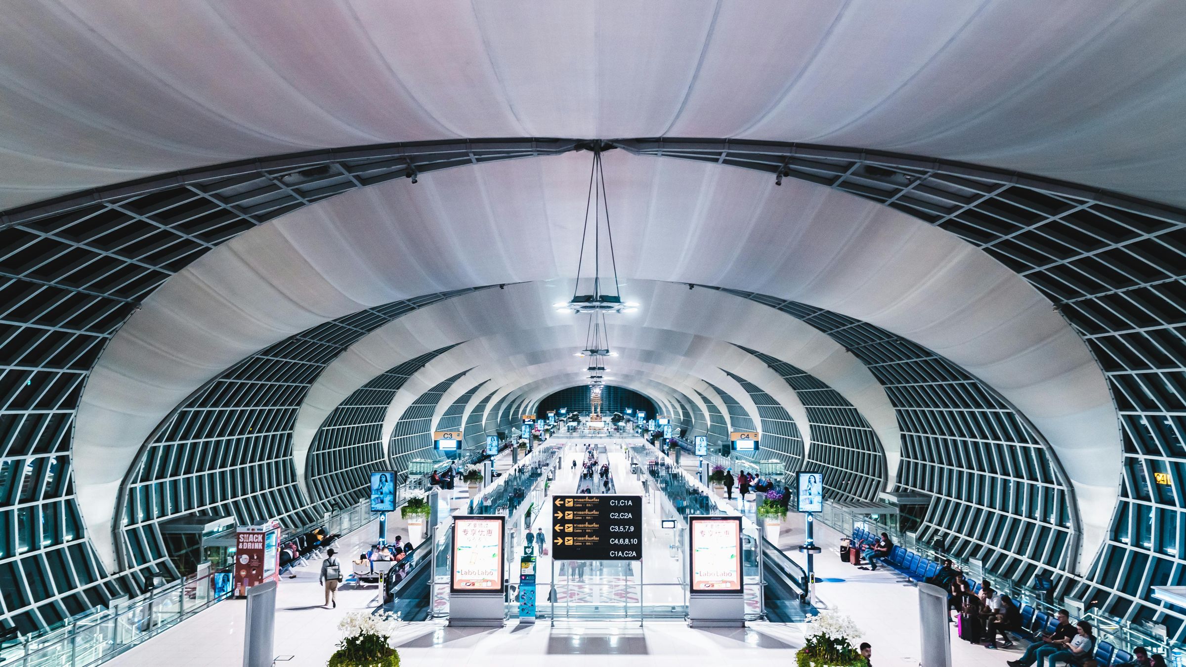 泰國機場宣布明年4月1日起將調整旗下6座機場的旅客離境機場稅。圖為蘇凡納布機場。（取自Pexels）