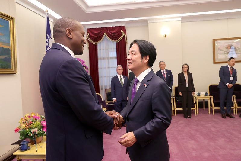 史瓦帝尼政府代理發言人強調，賴清德此次出訪受阻，不會削弱兩國的邦誼。
圖為賴清德擔任副總統時接見史瓦帝尼王國總理。（總統府提供）