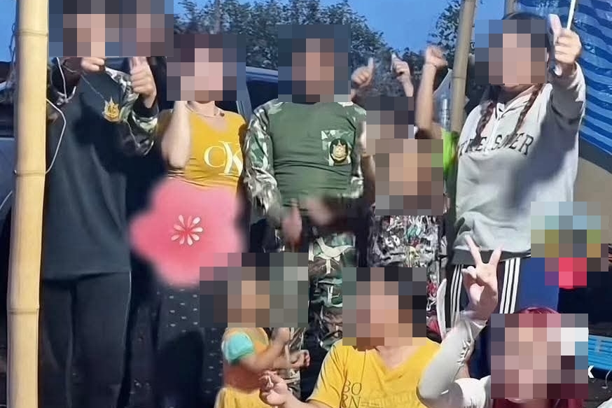 泰國碧差汶府一戶由11人組成的家庭，近日遭指控集體製作並販售色情影片。（翻攝自รัฐบาลห่วยๆ V1 FB）