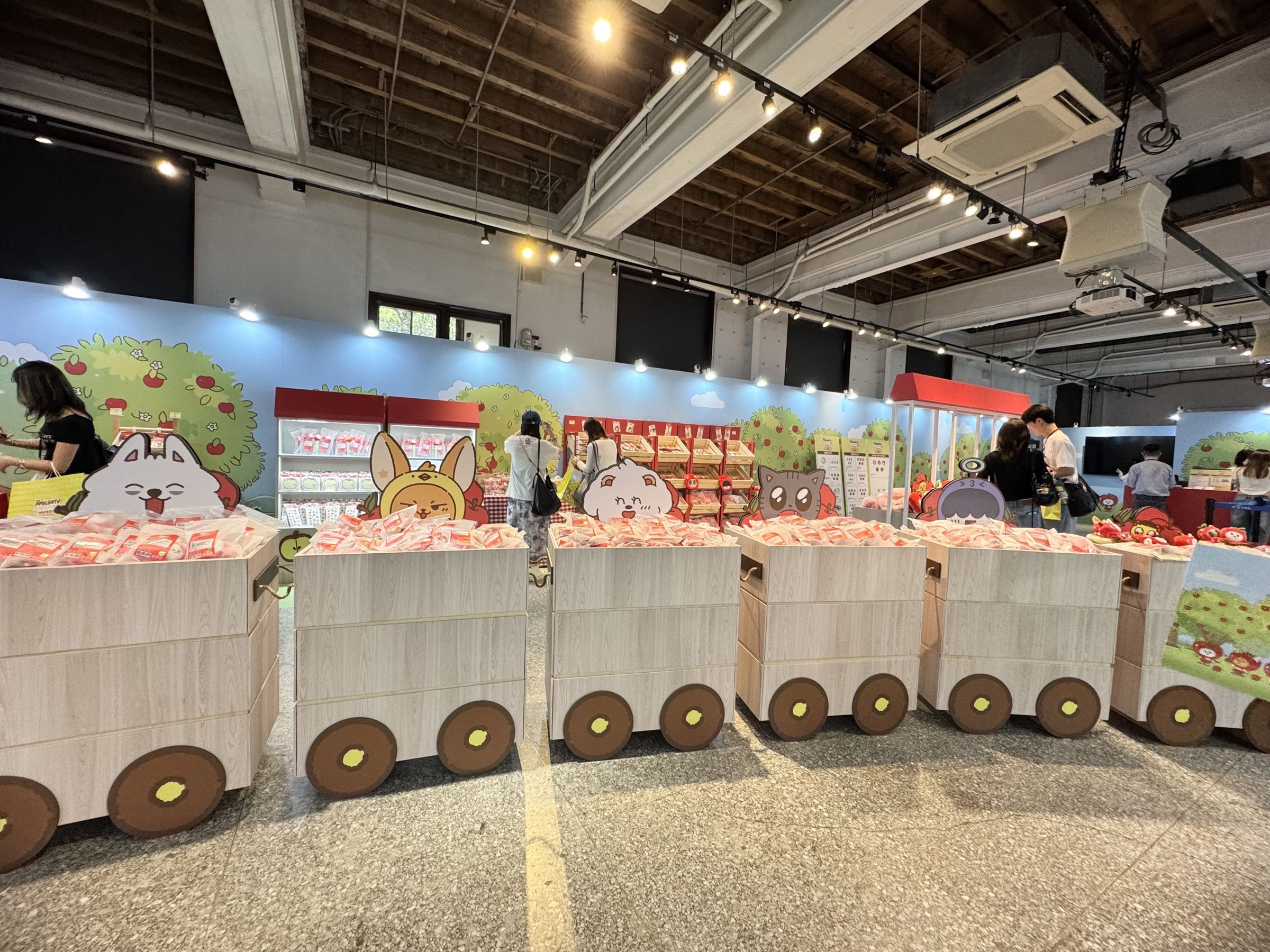 TXT《Hey! APPUL Market》快閃店明起在松山文創園區辦公廳舍1樓創意空間開賣。