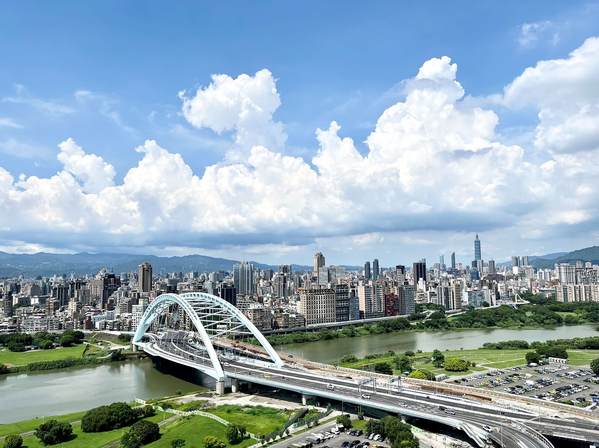 永慶房產集團觀察新北市40歲以下青年購屋族群的核貸數據，數據顯示年薪60萬元至120萬元的族群為新北市購屋主力。（房市示意圖）