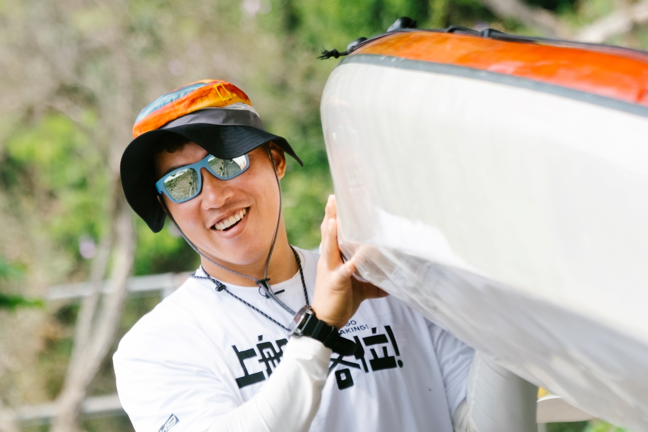 運動員出身的郭泓志為了挑戰不可能任務勤練獨木舟。(三立提供)