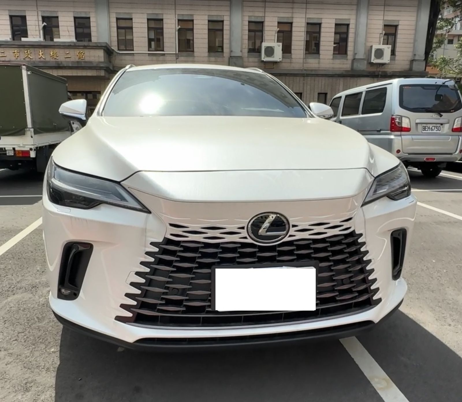 廖女購Lexus RX350h名車供不知情之廖父使用。(中檢提供)