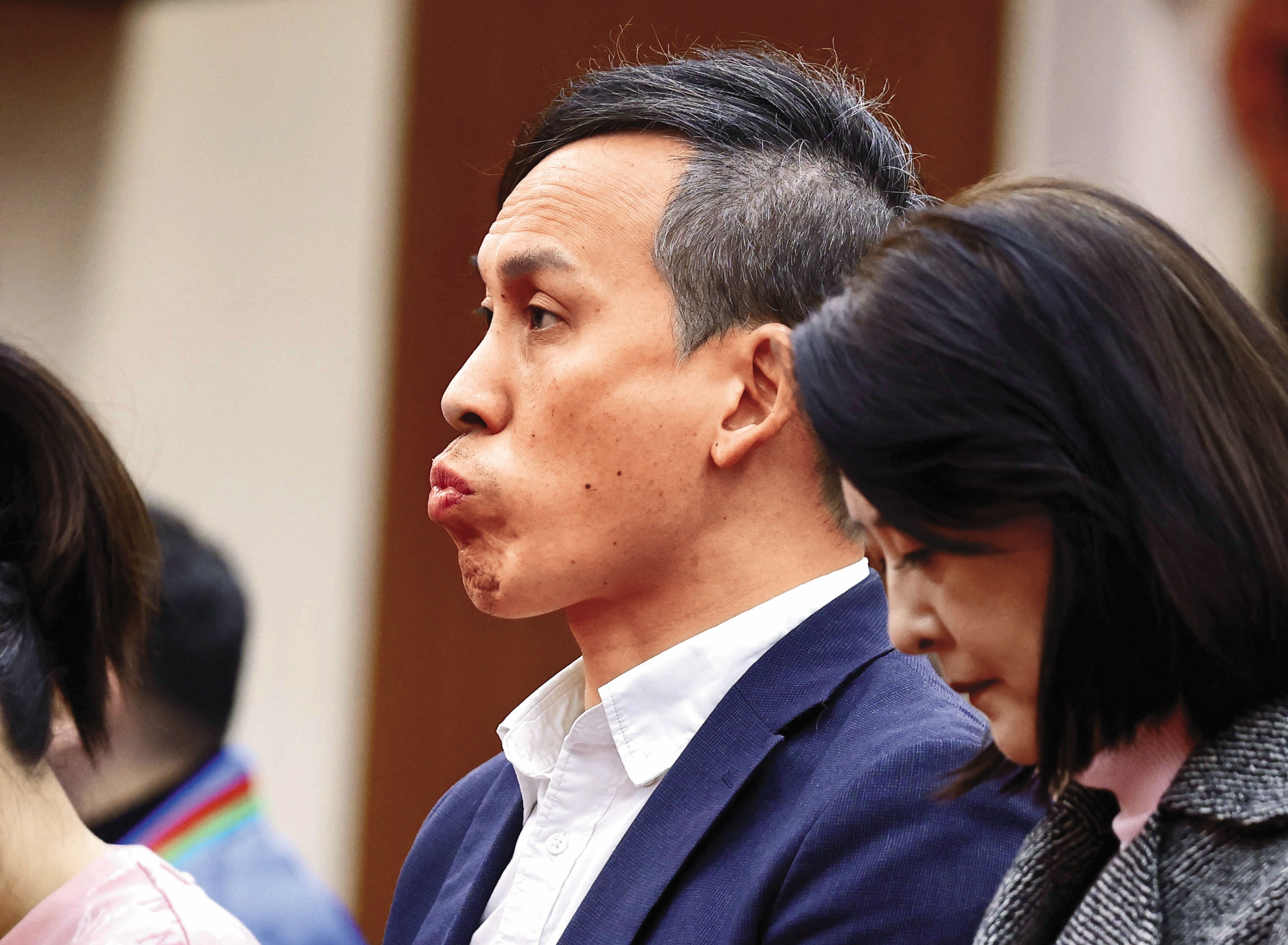 葉元之多次強調沒有霸凌助理，並稱沒有不當辭退方姓助理。