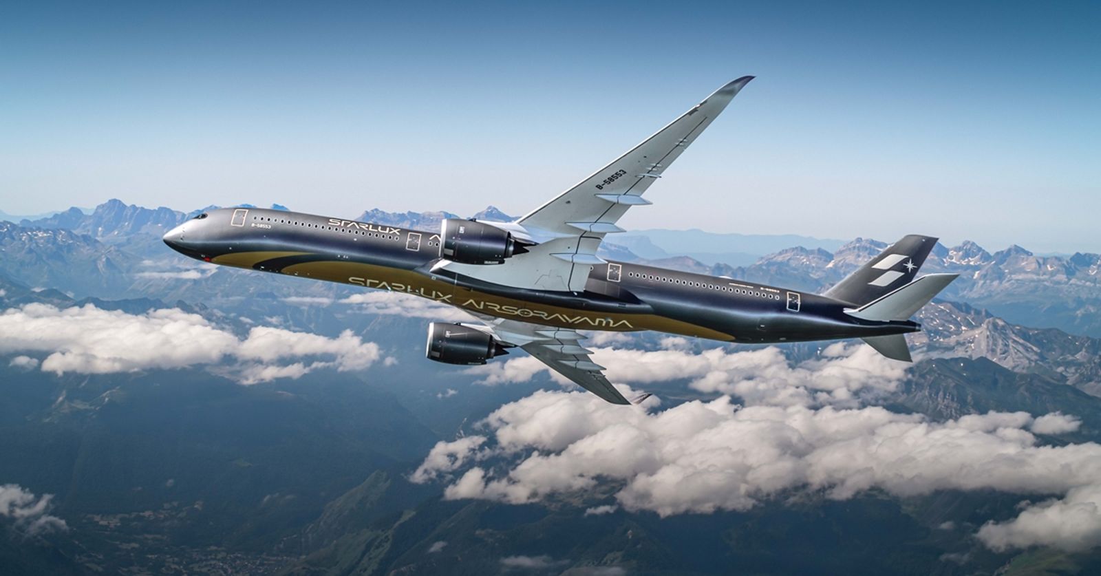 日本藝術家空山基金銀機械美學飛上天 星宇航空AIRSORAYAMA主題備品10月亮相