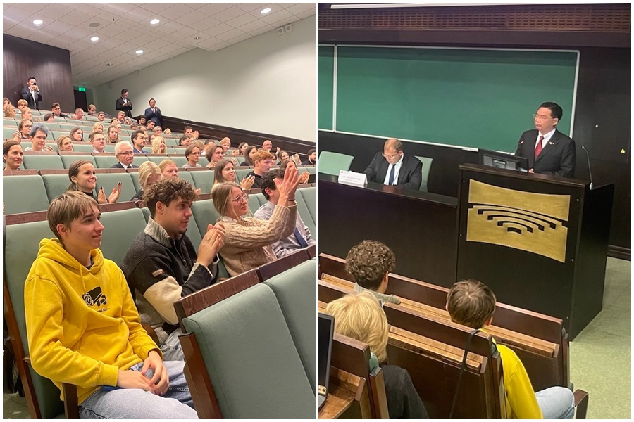 外交部長吳釗燮在里加史特拉汀大學演說，在場師生反應熱烈。（外交部提供）