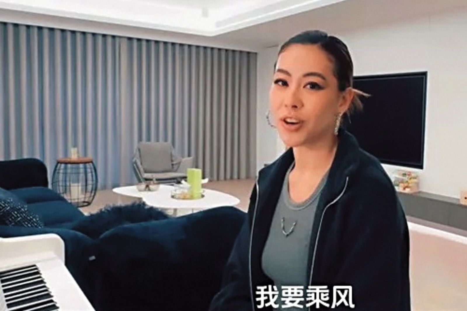 蔡詩芸最近參與《乘風破浪的姐姐5》錄影，往返中國大陸和台灣，相當思念女兒。（翻攝自蔡詩芸微博）