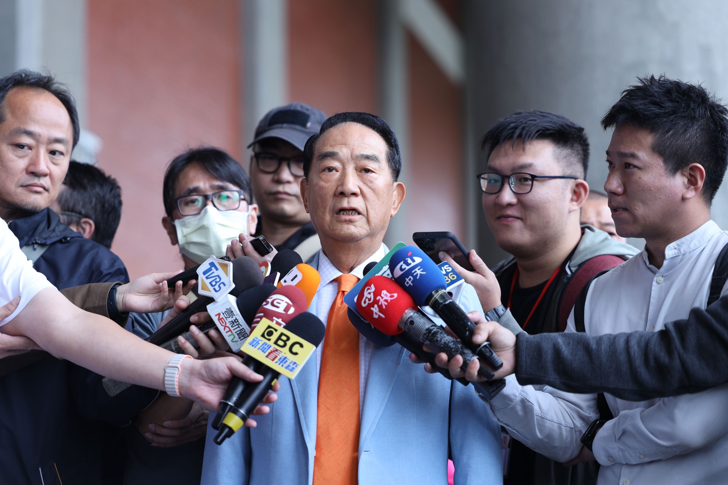 宋楚瑜還看不到那位政黨和候選人，有好的團隊，尚未決定支持那位候選人。（親民黨提供）