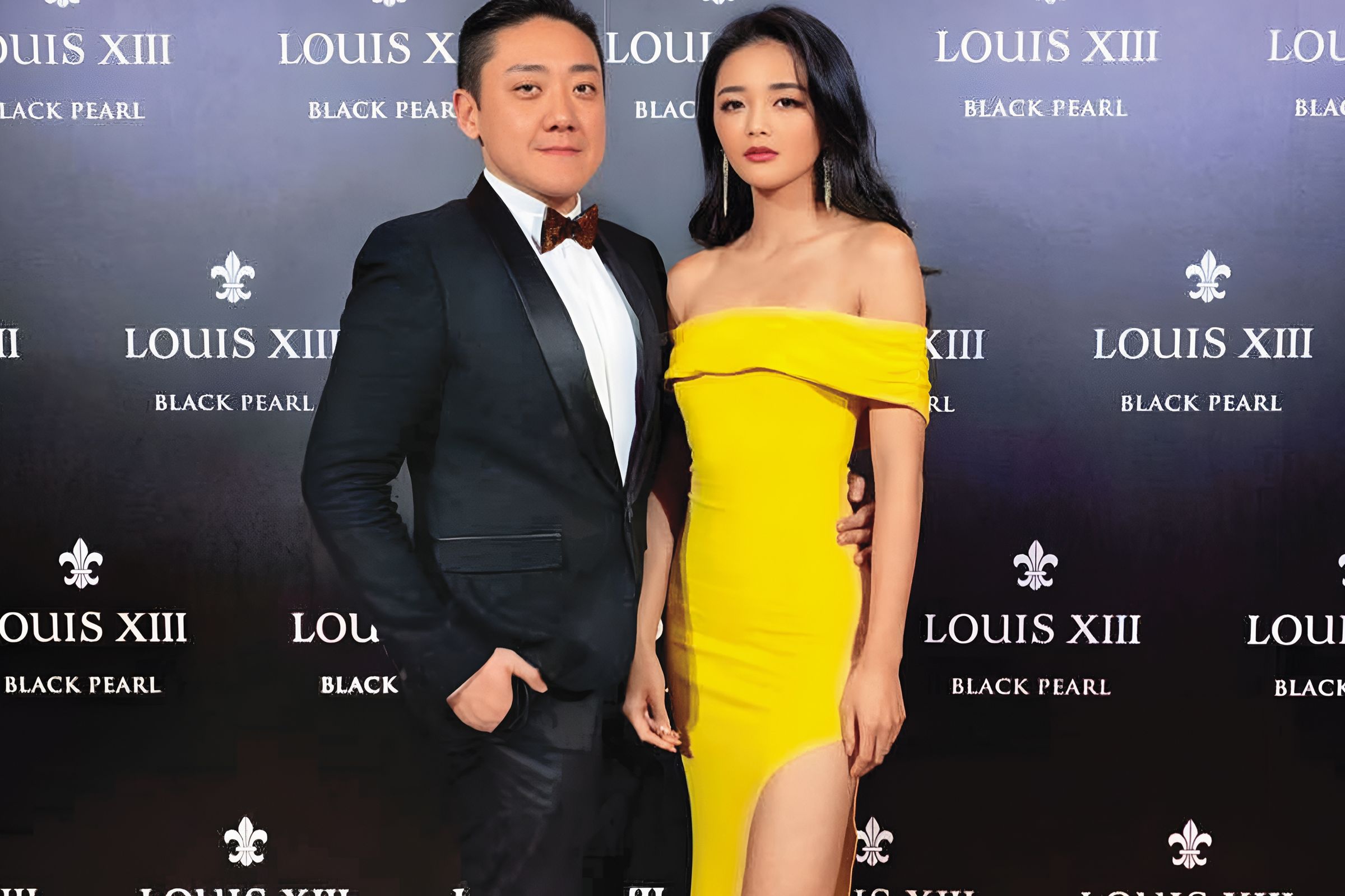 夏黃廉盈(右)和夏天倫(左)結婚後,嫁入豪門的她經常出席各大時尚場合。(翻攝自夏天倫IG)