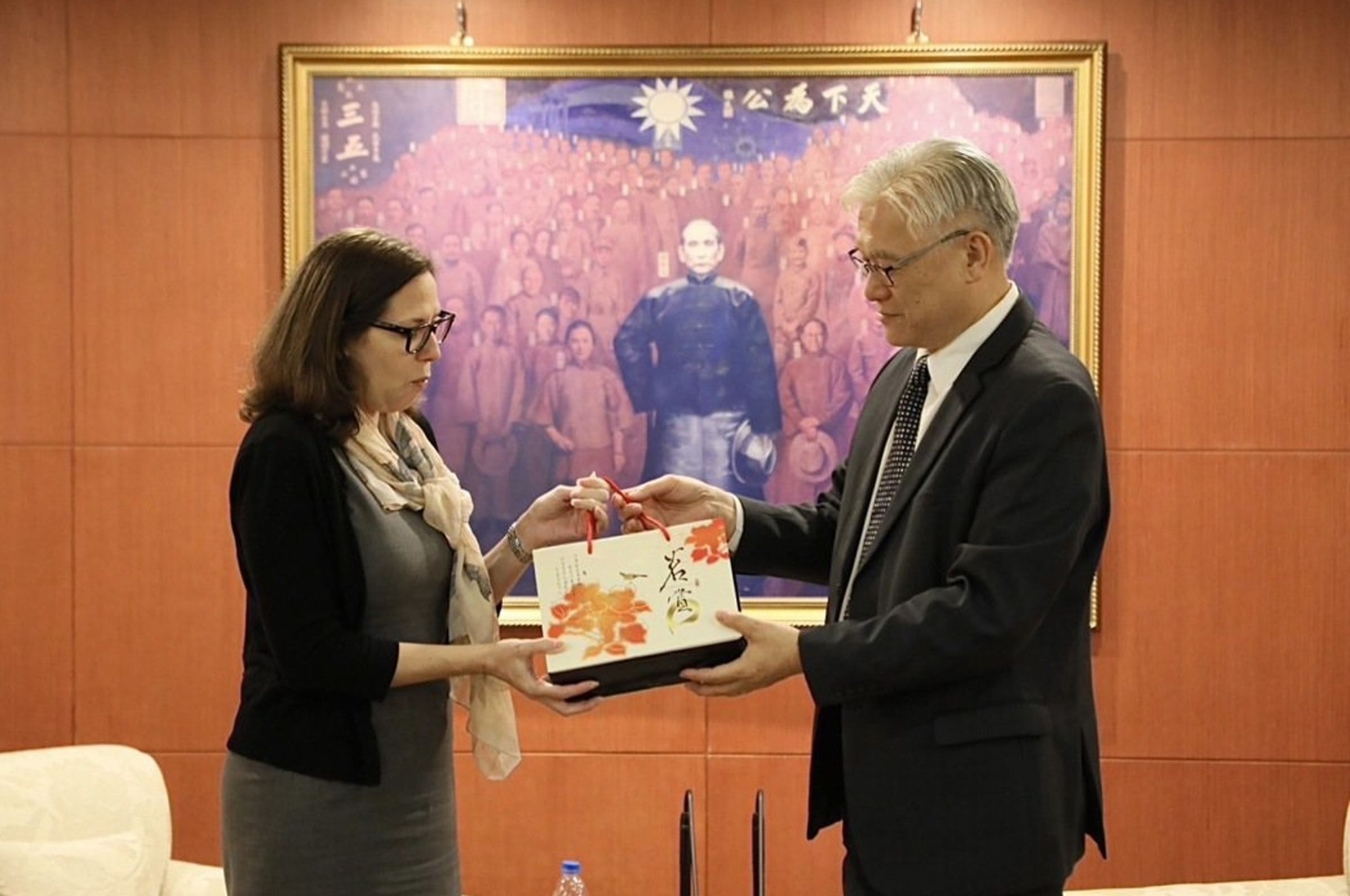 日前AIT主席羅森伯格訪美,曾與國民黨副主席夏立言會面,近日夏立言訪美再度拜會羅森伯格。(國民黨提供)