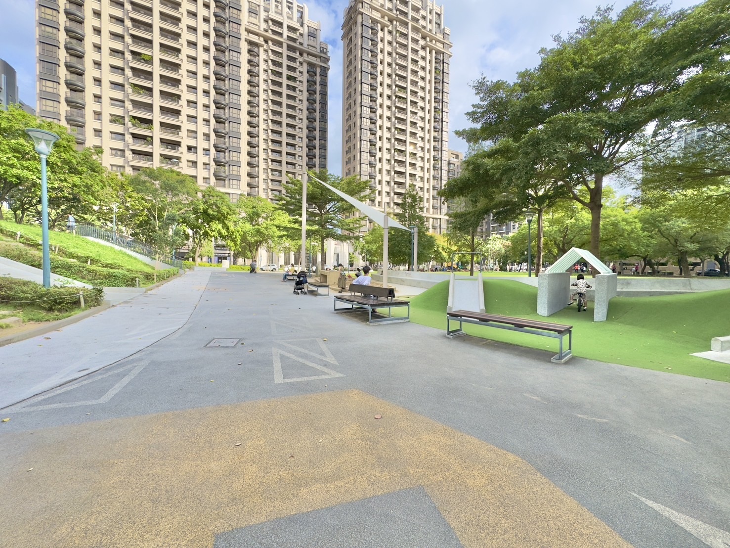 最富「關新里」離竹科僅一公里，是較早期開發的區域，因此生活機能比重劃區好上許多。（永慶房產集團提供）