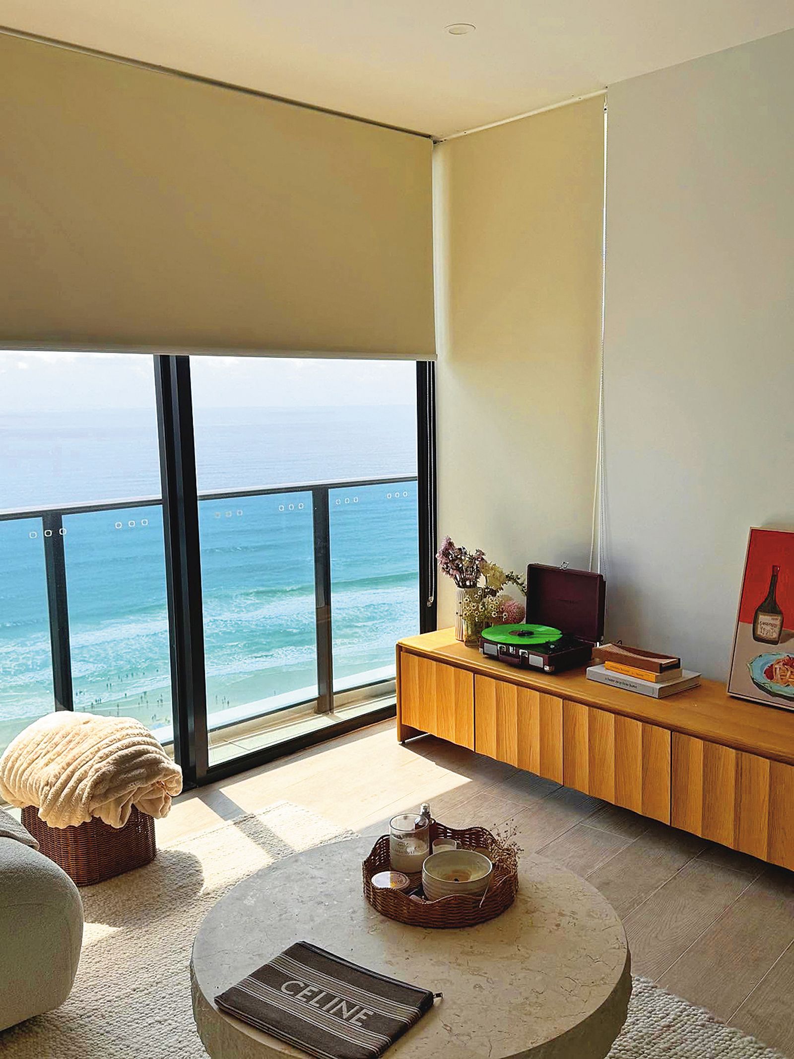 廖思惟自曝在澳洲的豪宅，窗外就是無敵海景。（翻攝自廖思惟IG）