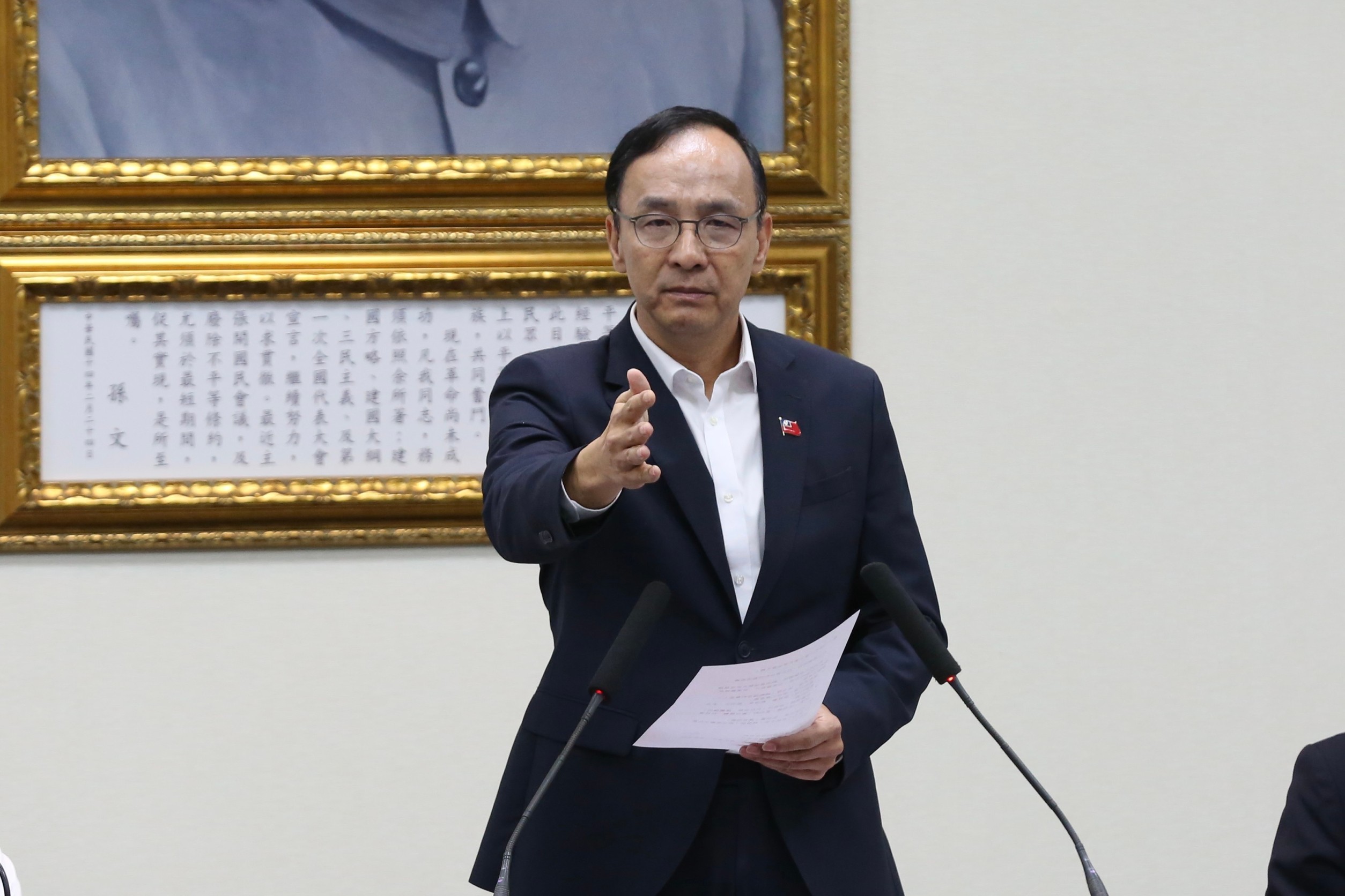 國民黨主席朱立倫(圖)坦言「藍白合有一點卡關」。