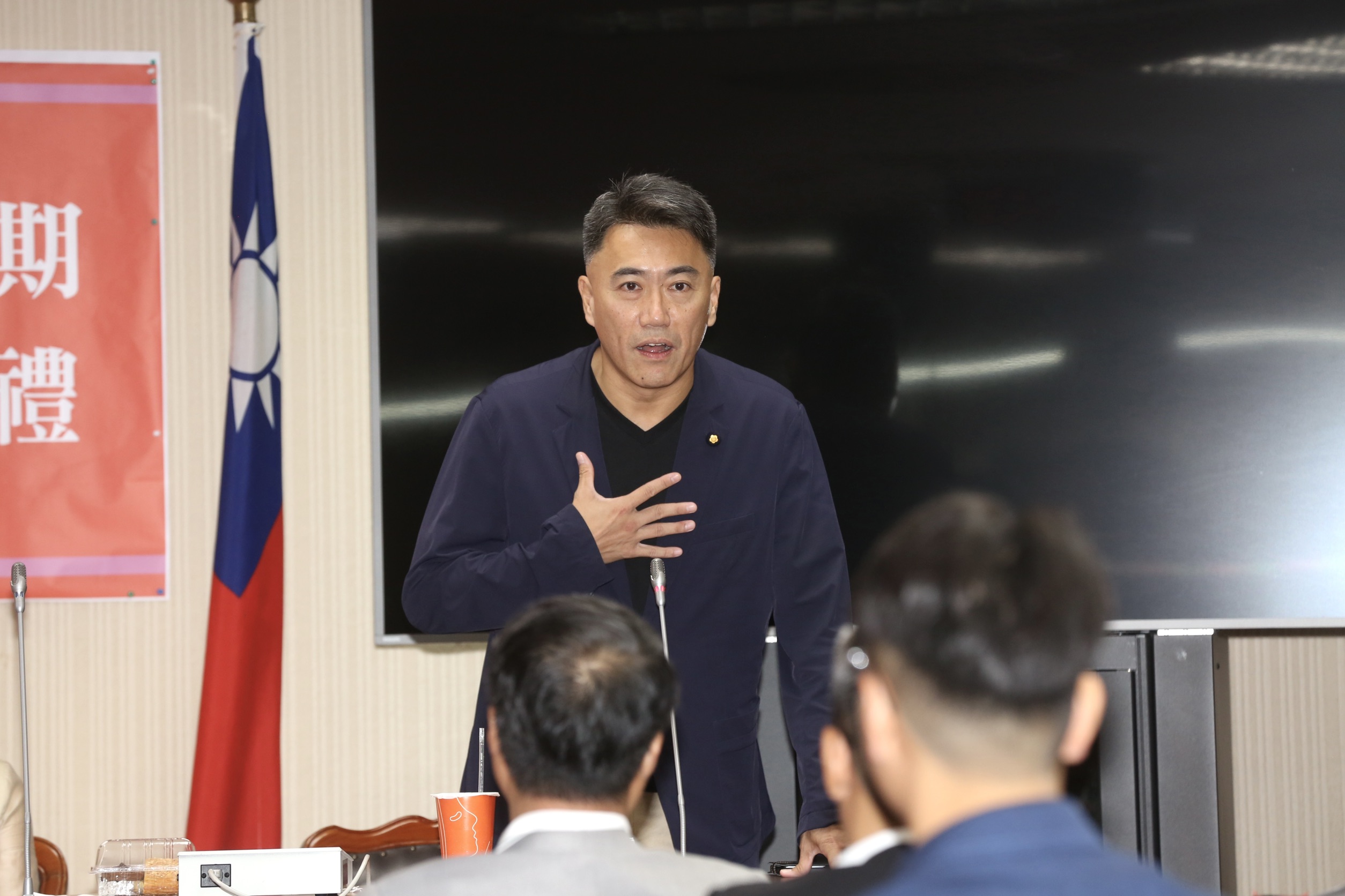 國民黨團首席副書記長林沛祥點名陳駿季、莊翠雲，2人其中之一應為造成非洲豬瘟破口下台負責。（鏡報董孟航）