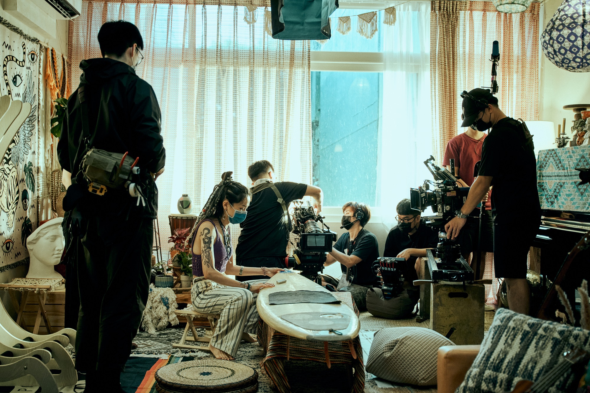 《都市懼集》34集場景全不同，對應都市各行各業的食衣住行。（CATCHPLAY+提供）