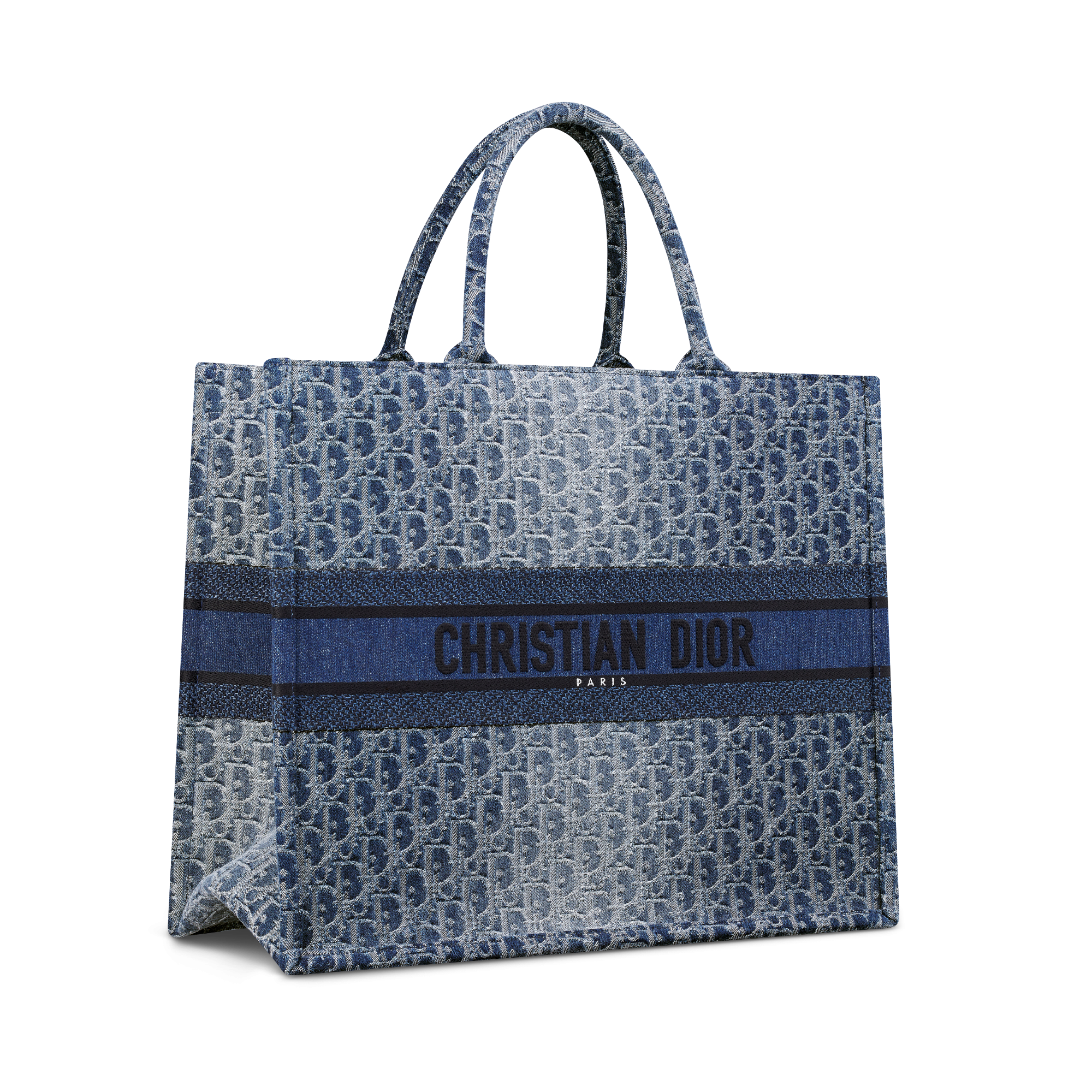DIOR  Book Tote藍色煙燻Oblique丹寧大型托特包。NT$105,000（DIOR提供）
