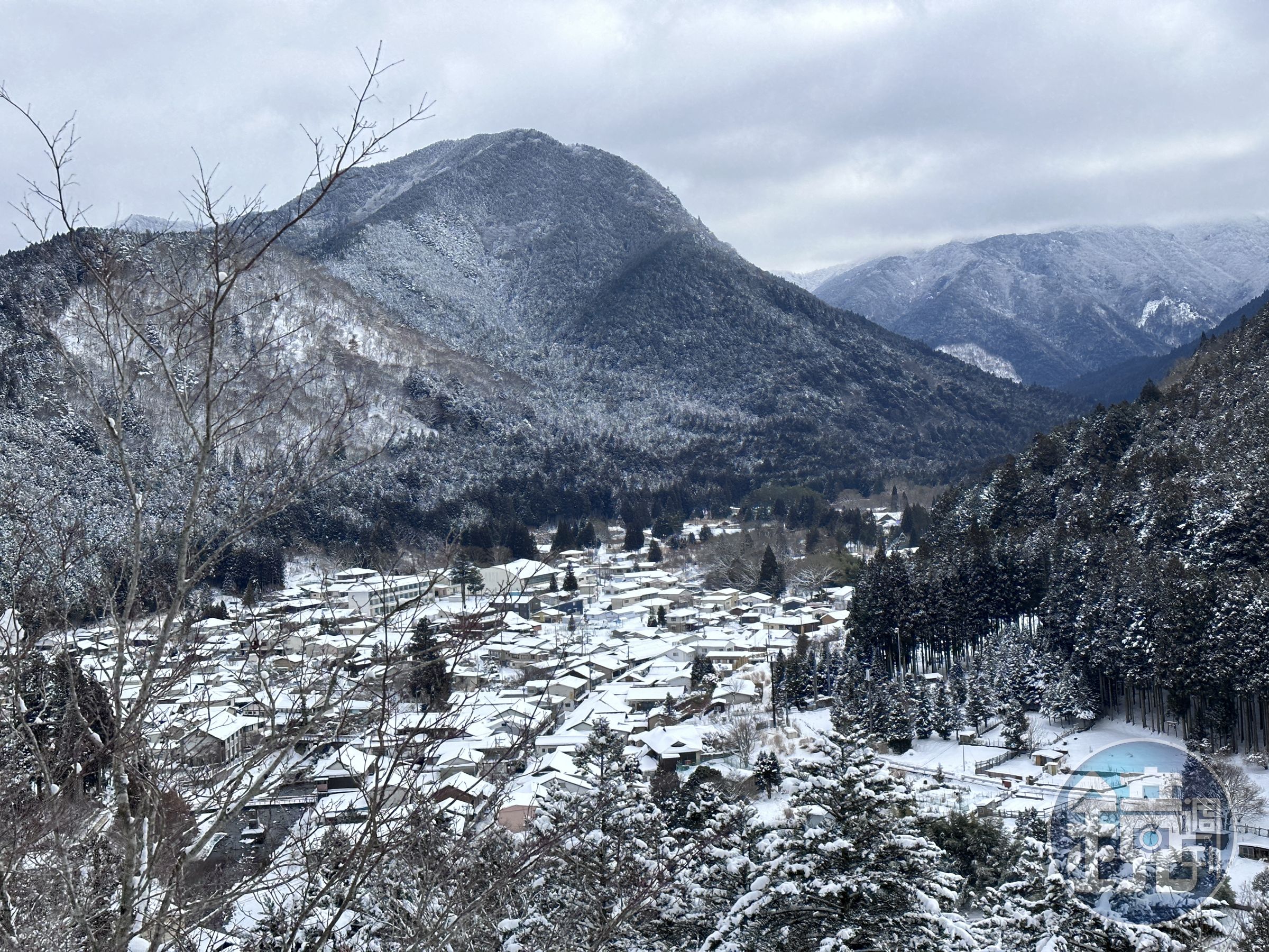 天川村擁有傳統的浴道文化,擁有古老神社與寺廟,冬天可眺望雪景,夏天則是避暑勝地。
