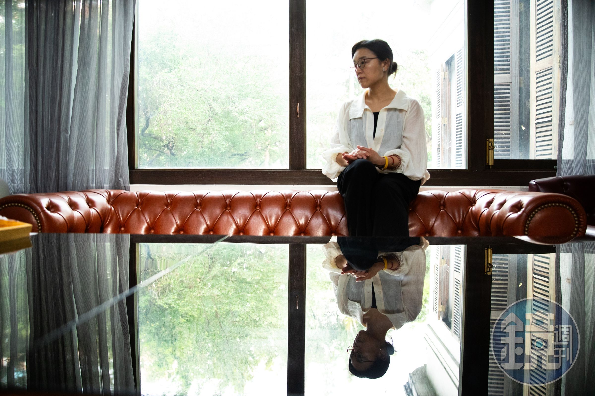 尹佳恩在創作《世界的主人》期間多次遇到難關,無論是故事或型態都進行了多次調整。