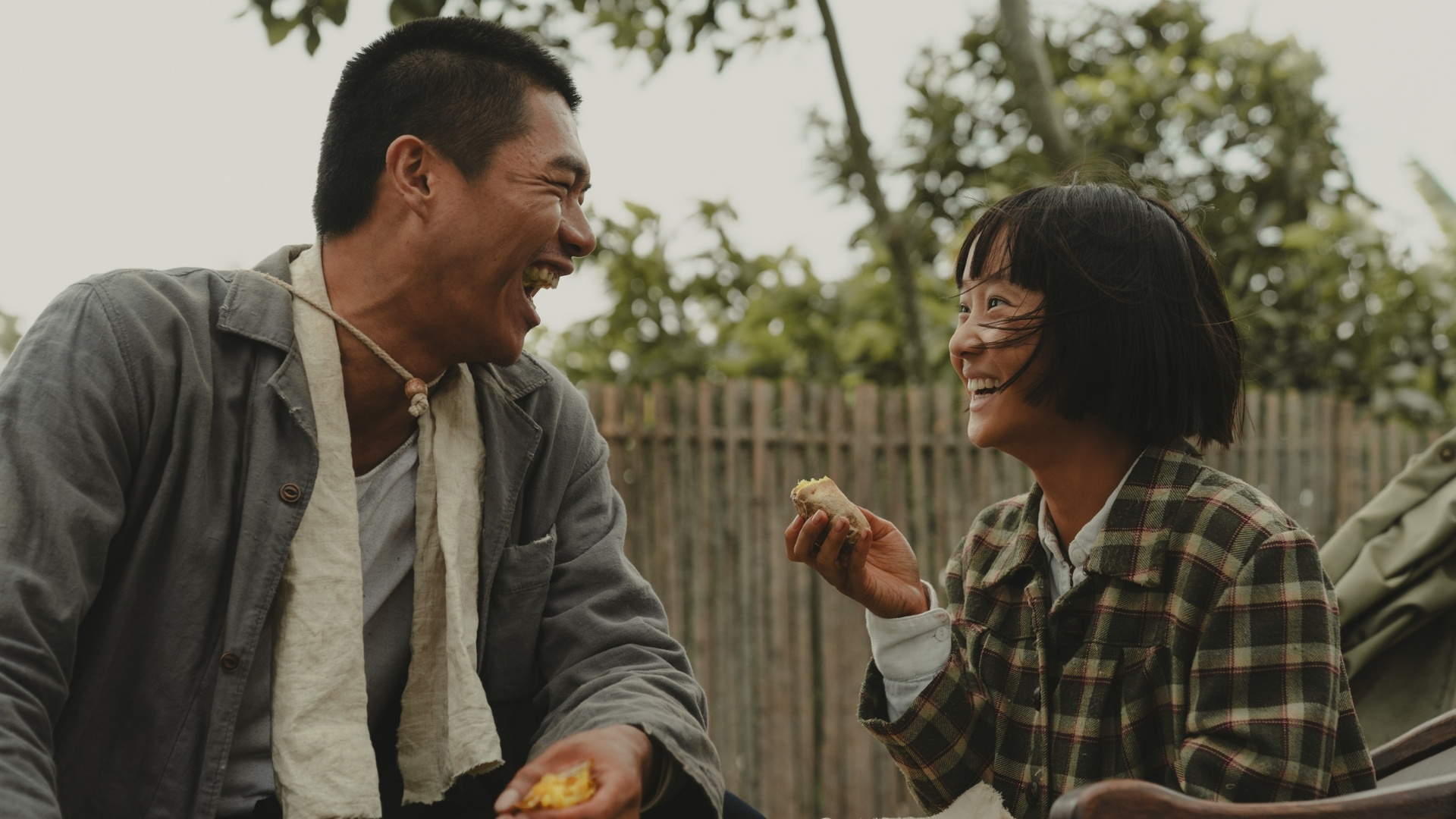 第28屆的台北電影獎,《大濛》共入圍13項,包括男主角柯煒林(左)、女主角方郁婷(右)。(台北電影節提供)