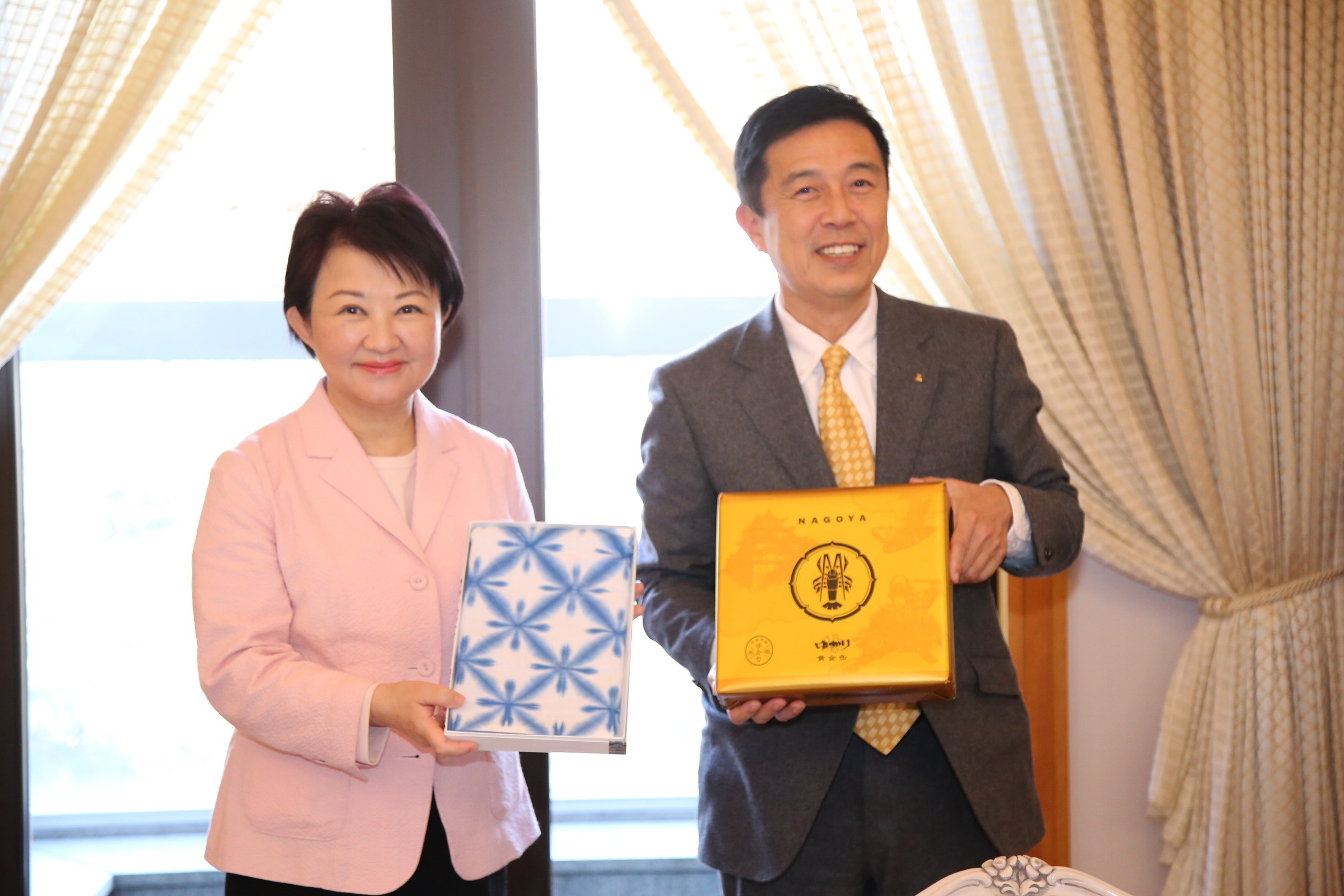 台中市長盧秀燕與名古屋市長廣澤一郎合影。(中市府提供)