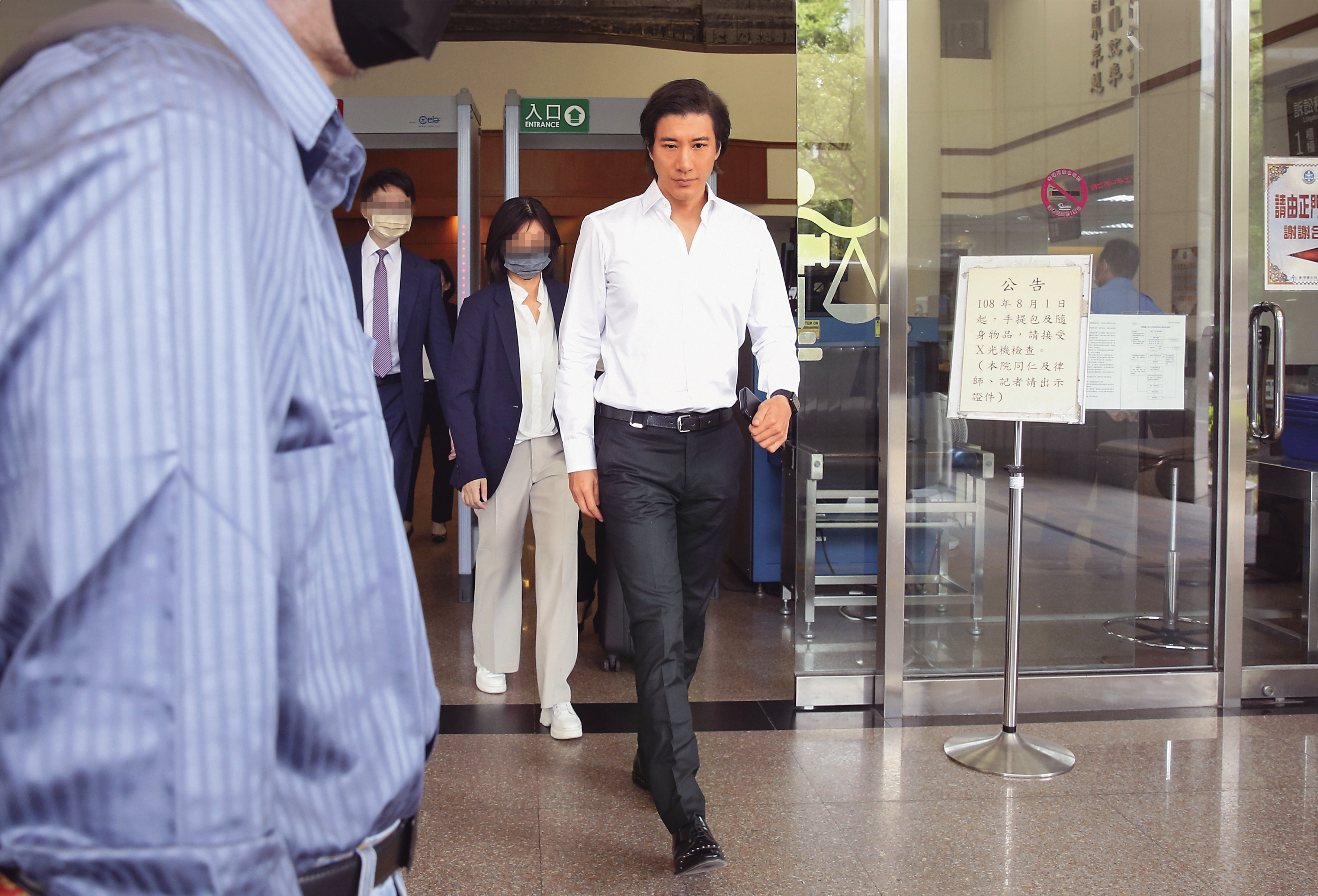 2021年，王力宏與李靚蕾展開離婚大戰，直到2023年經法院宣判，王力宏與李靚蕾正式離婚。