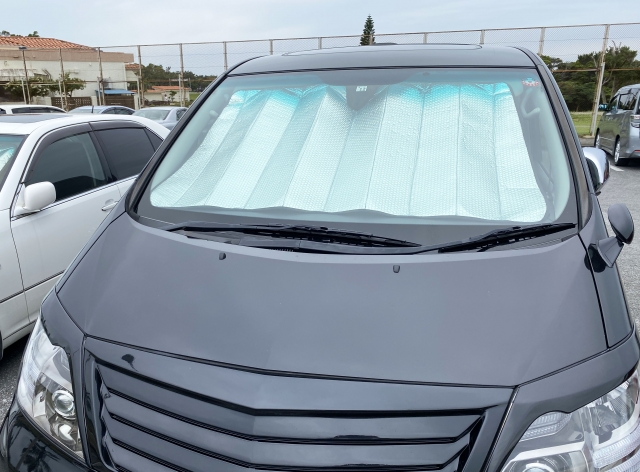 炎熱的夏天溫度動不動就高達36度以上，車內溫度會更高，絕對不能留小孩和寵物獨自在車內。（示意圖，photoAC）