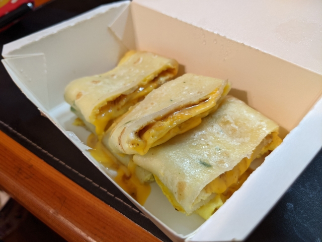 台灣密集的早餐店與現做餐點文化,常讓習慣在家吃完早餐才出門的日本遊客感到新奇。(示意圖/photo-ac)