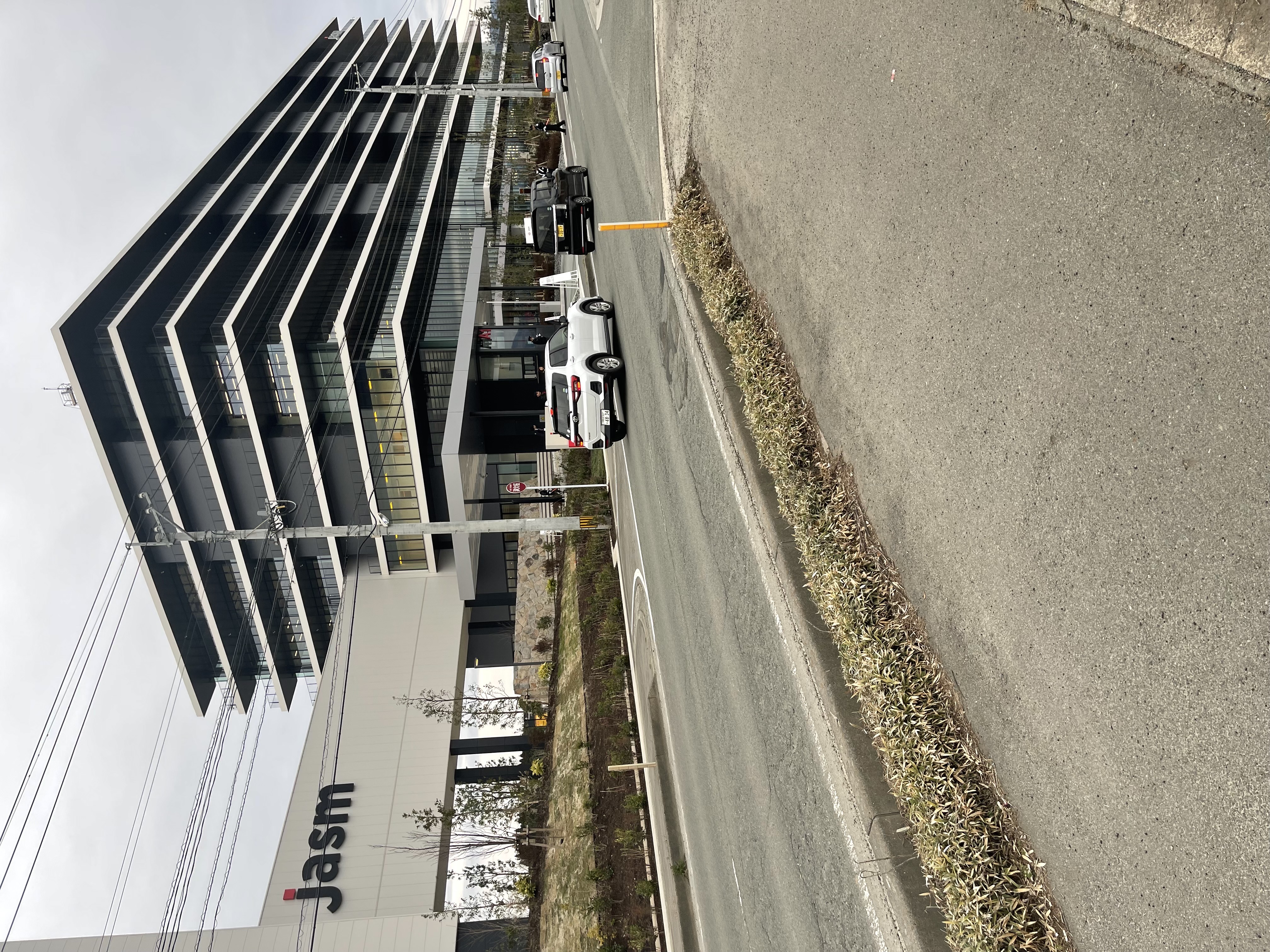 針對日本熊本大地震,台積電表示,建廠已經恢復施工,產線校正則在進行中。
