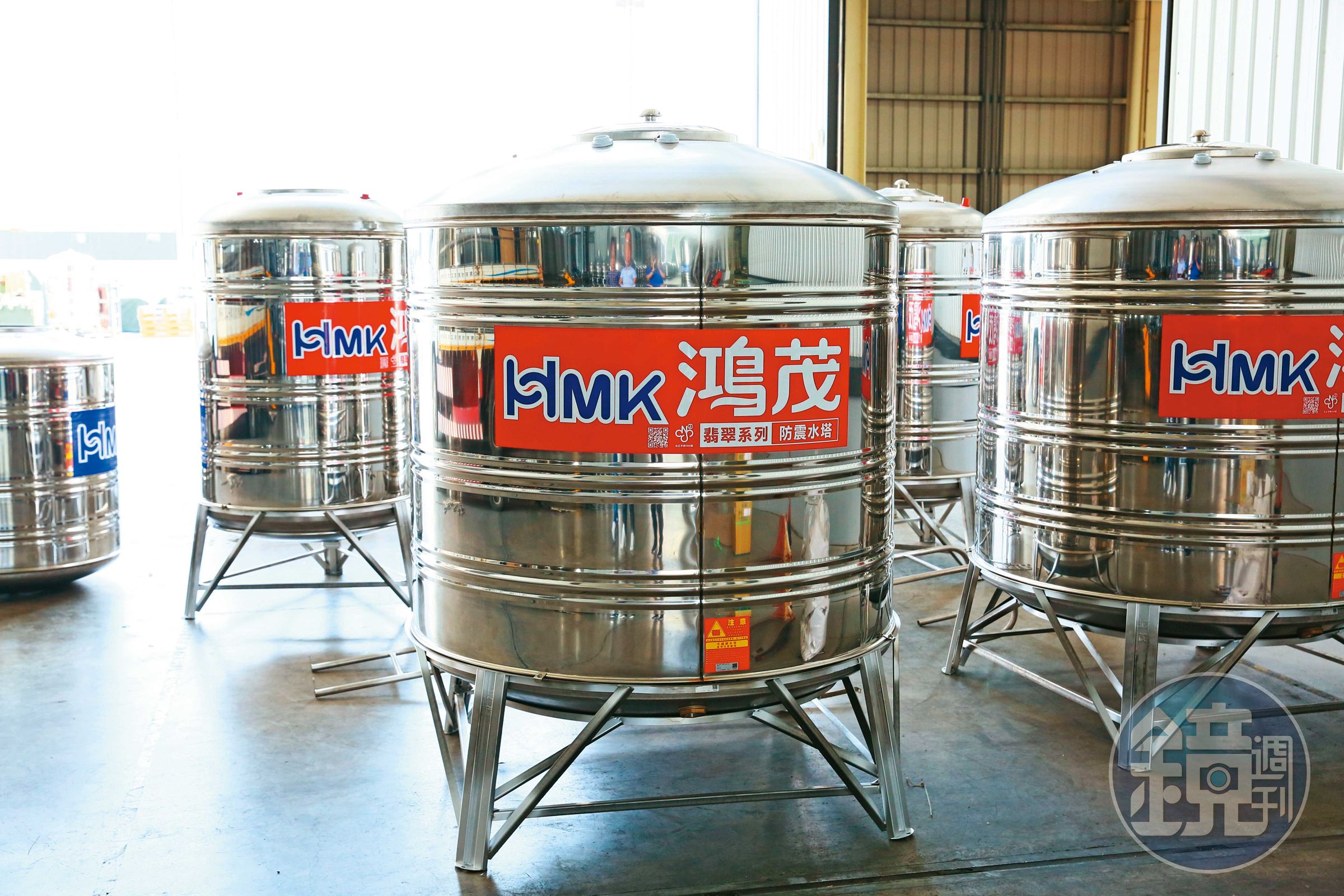 鴻茂不鏽鋼水塔不會軟腳、塌陷的厲害之處,就在於有申請設計專利的雙層座式防震腳架。